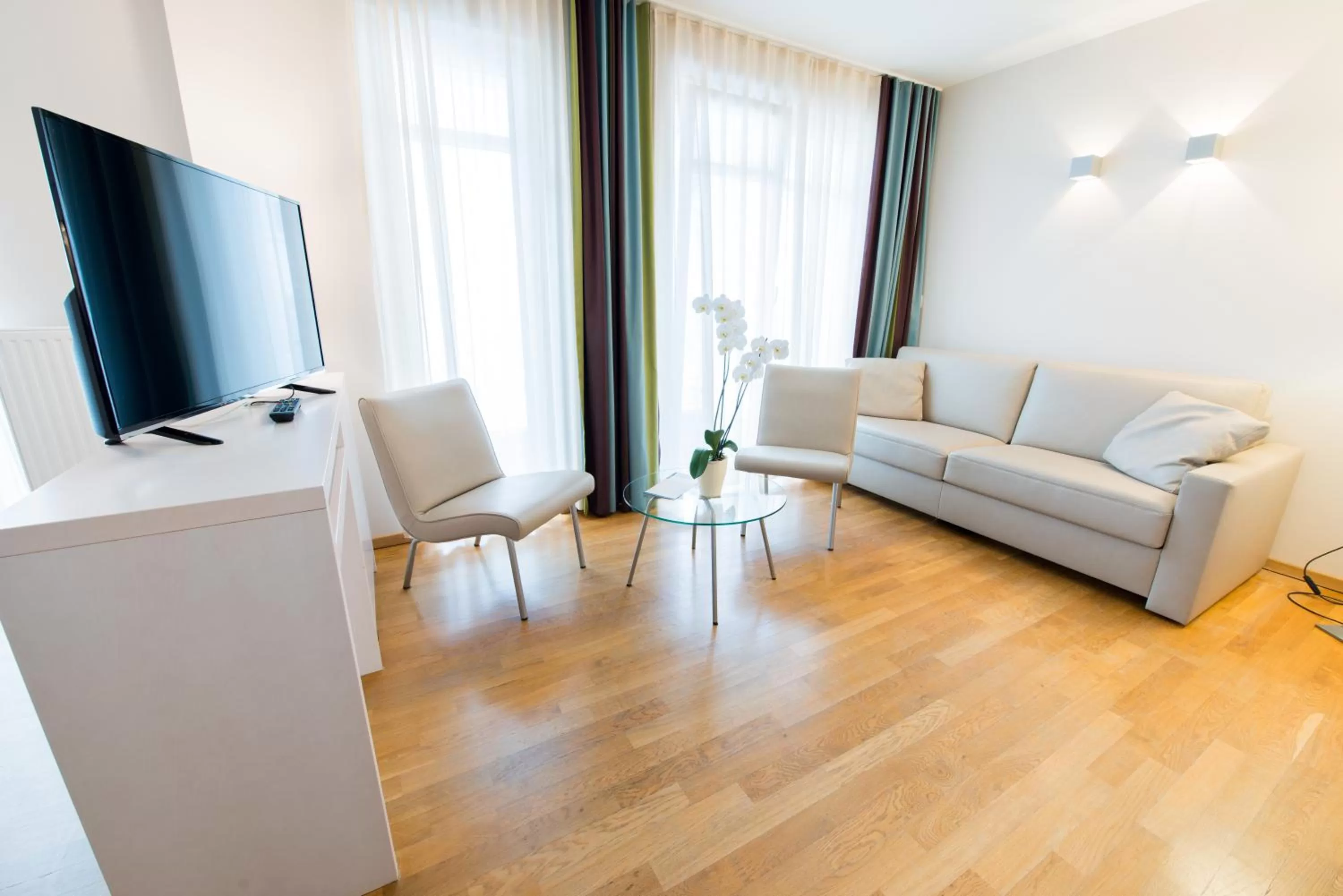 TV and multimedia in Nymphe Strandhotel & Apartments