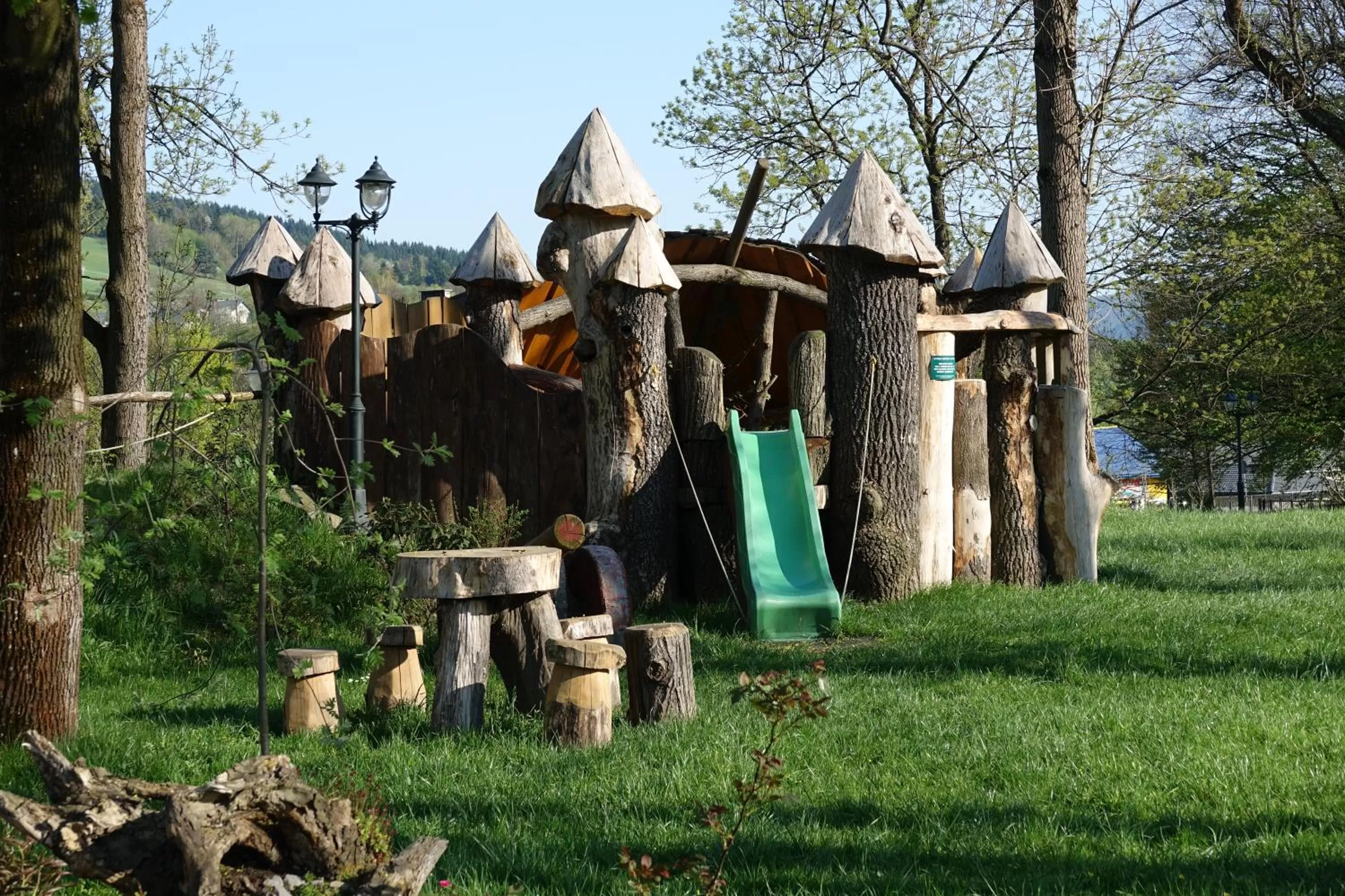 Property building in Gościniec Dworski w Ropie - Pokoje gościnne