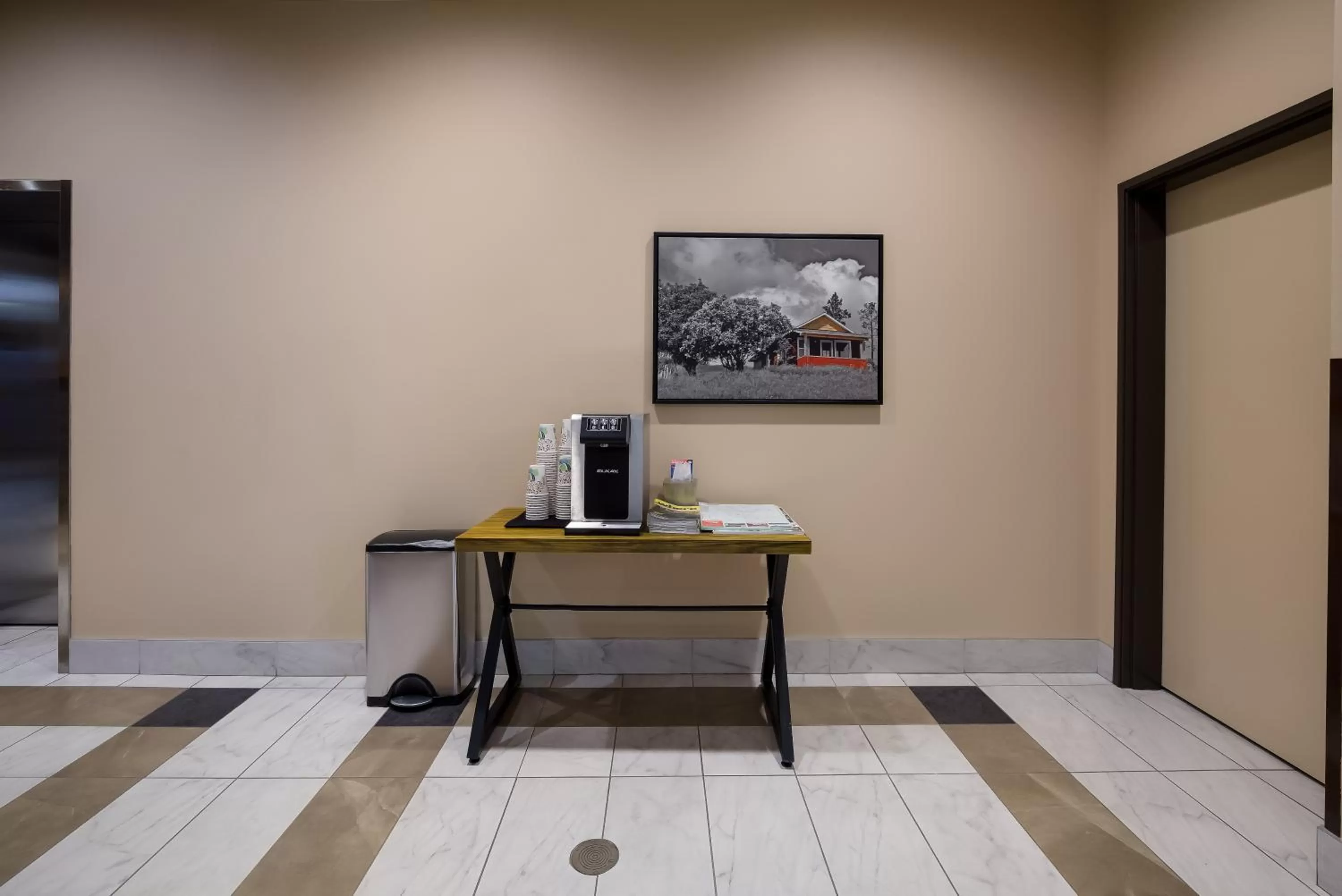 Lobby or reception in Hotel 11, MOD A Sonesta Collection