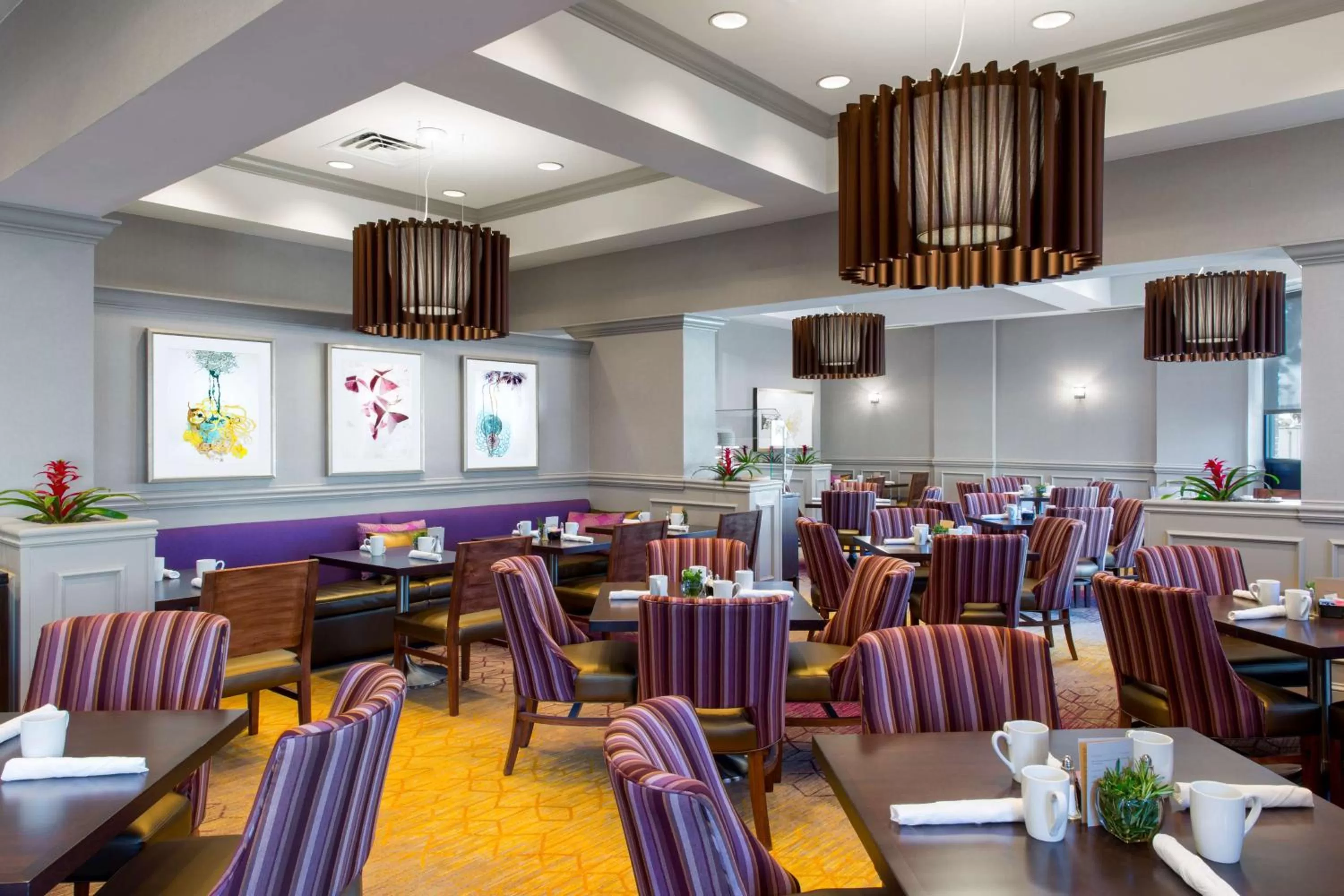 Restaurant/places to eat in DoubleTree by Hilton Historic Savannah