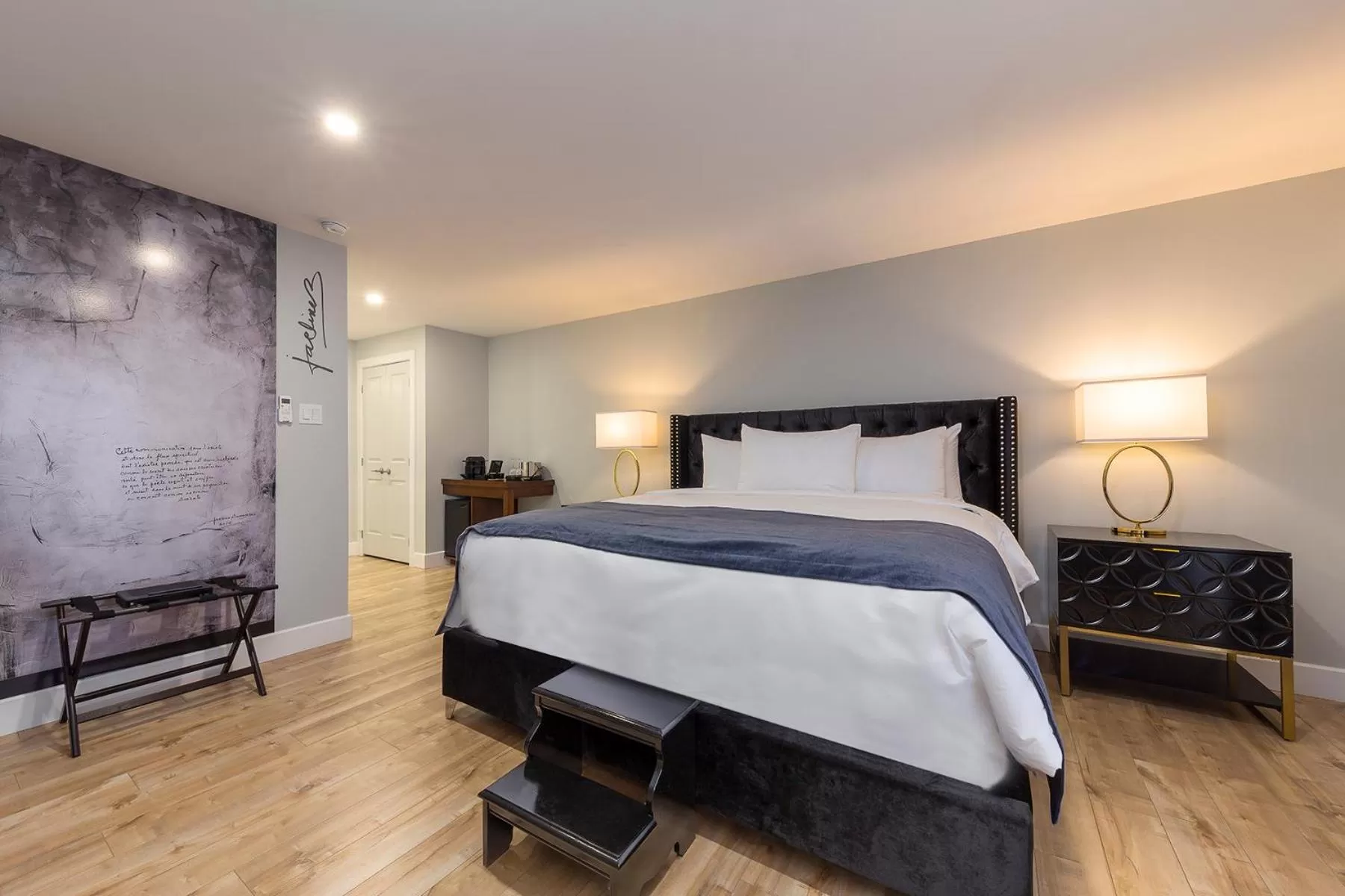 Bedroom, Bed in Maison Otis