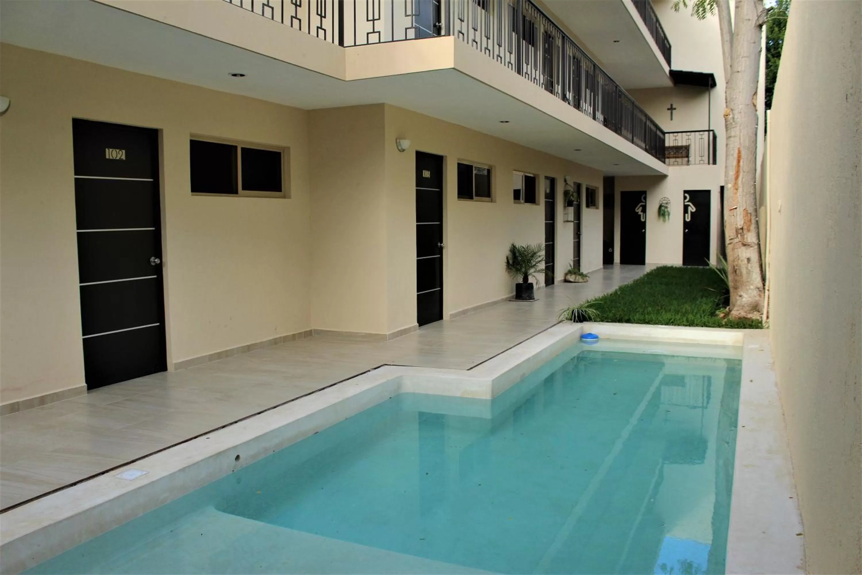 Swimming Pool in Hotel Virreyes