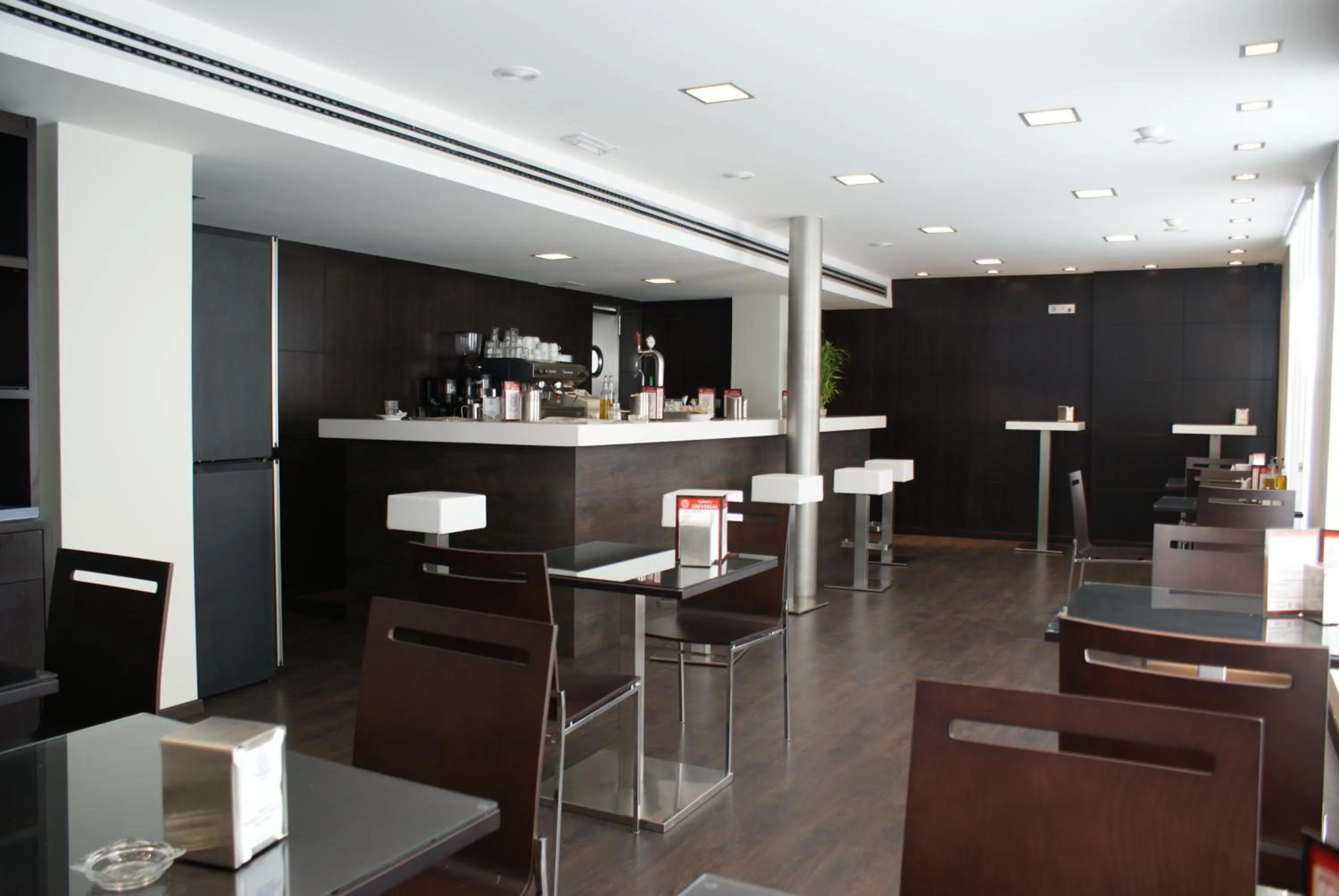 Lounge or bar in Hotel Universal by Maxi Hoteles