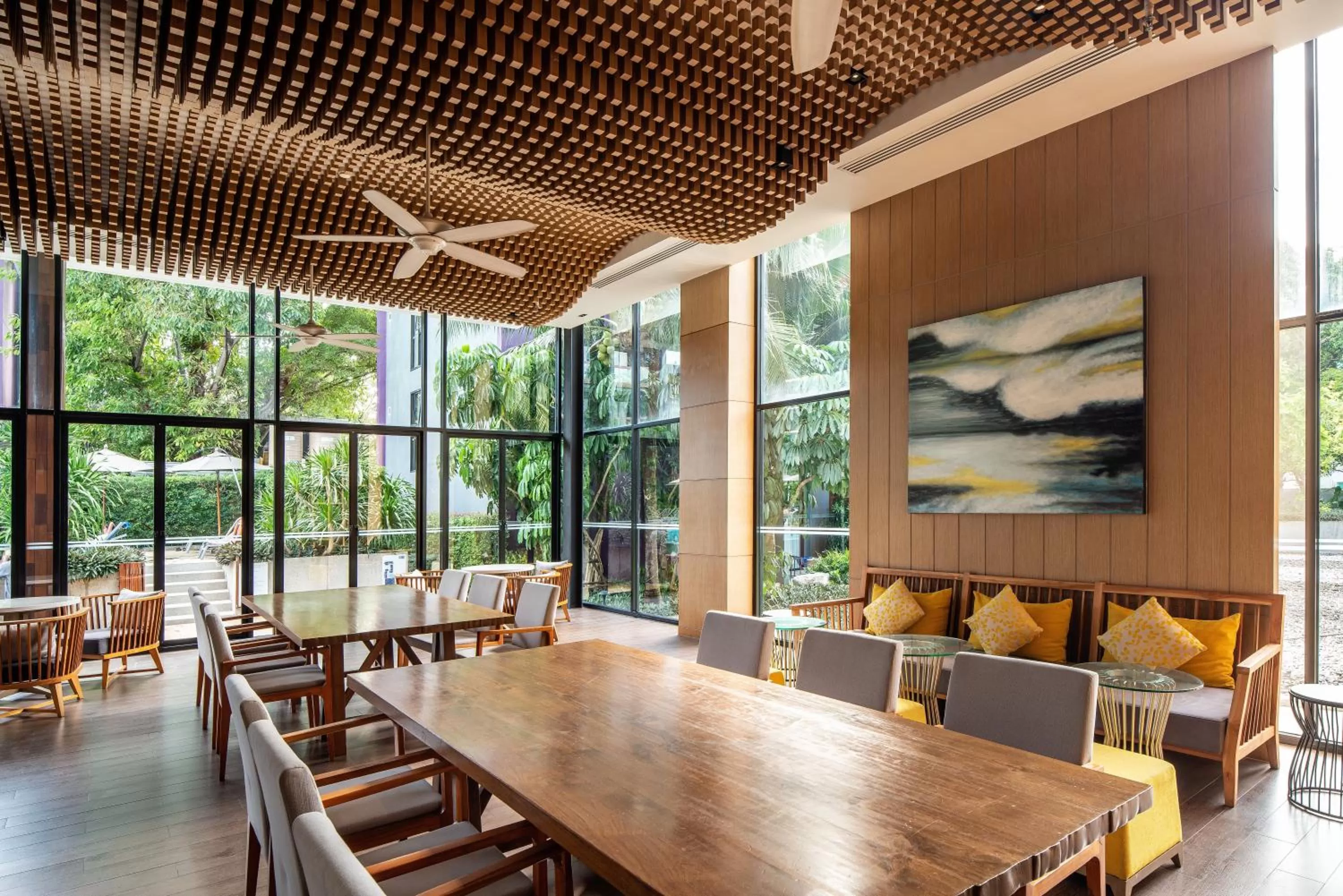 Meeting/conference room in Holiday Inn Express Phuket Patong Beach Central by IHG