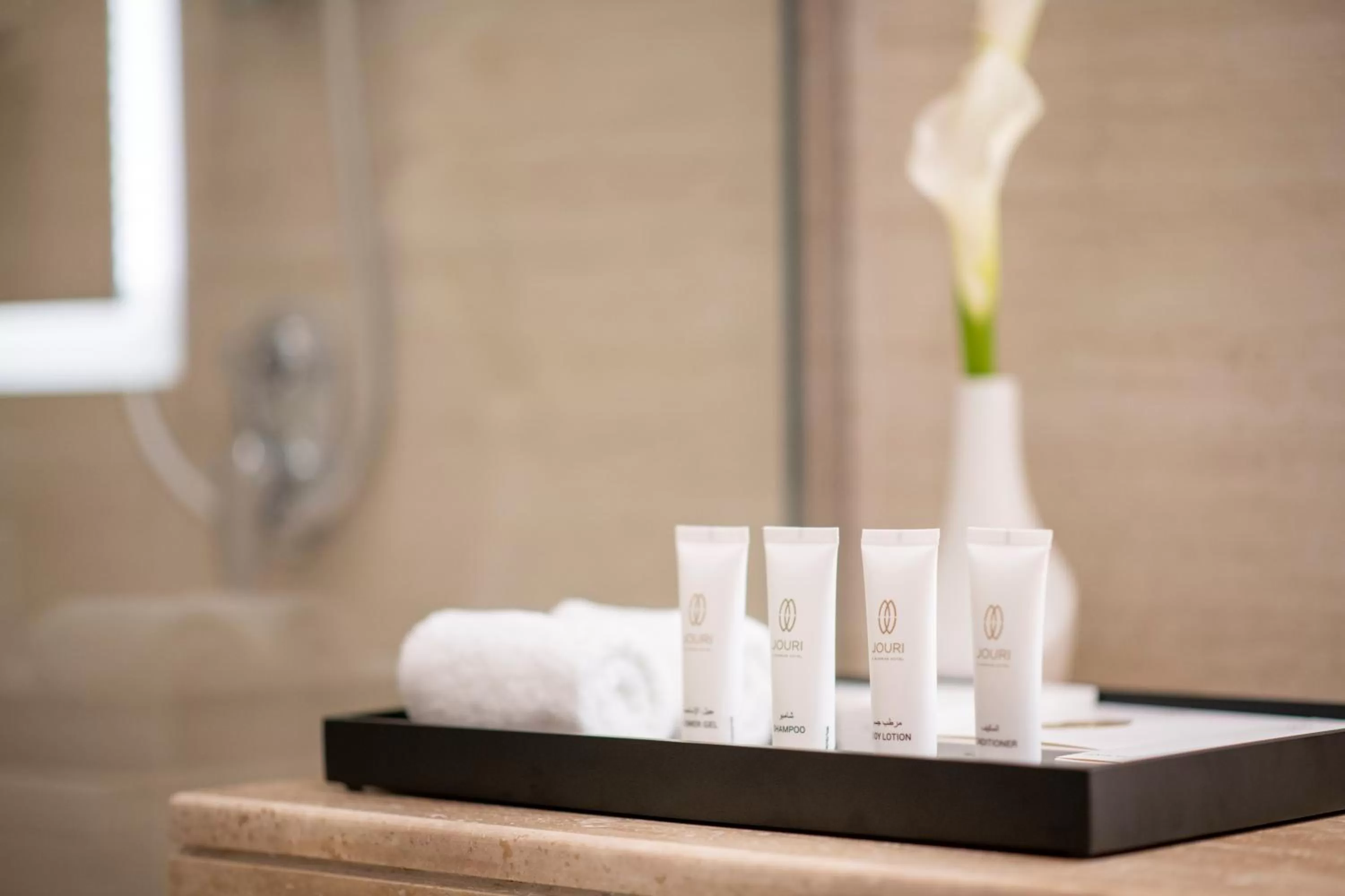 Shower in Jouri a Murwab hotel Doha