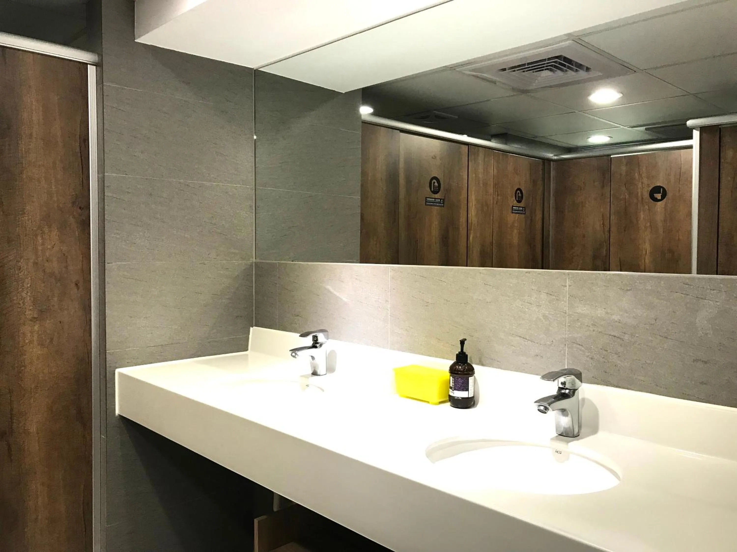 Bathroom in Single Inn-Kaohsiung Station