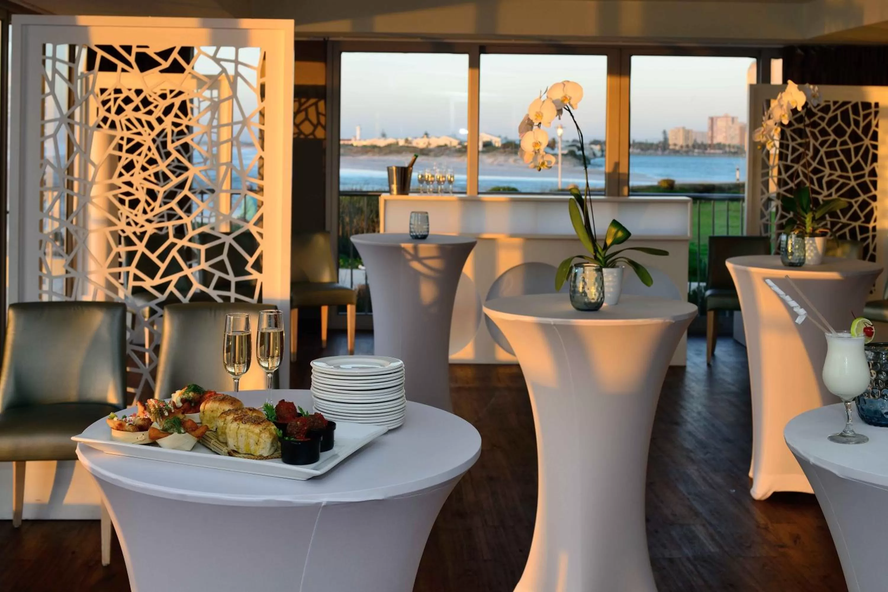 Restaurant/places to eat in Lagoon Beach Hotel & Spa