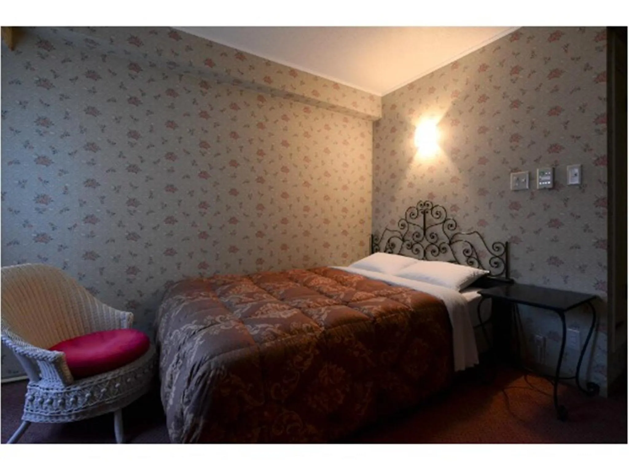 Photo of the whole room, Bed in Sakura Fleur Aoyama