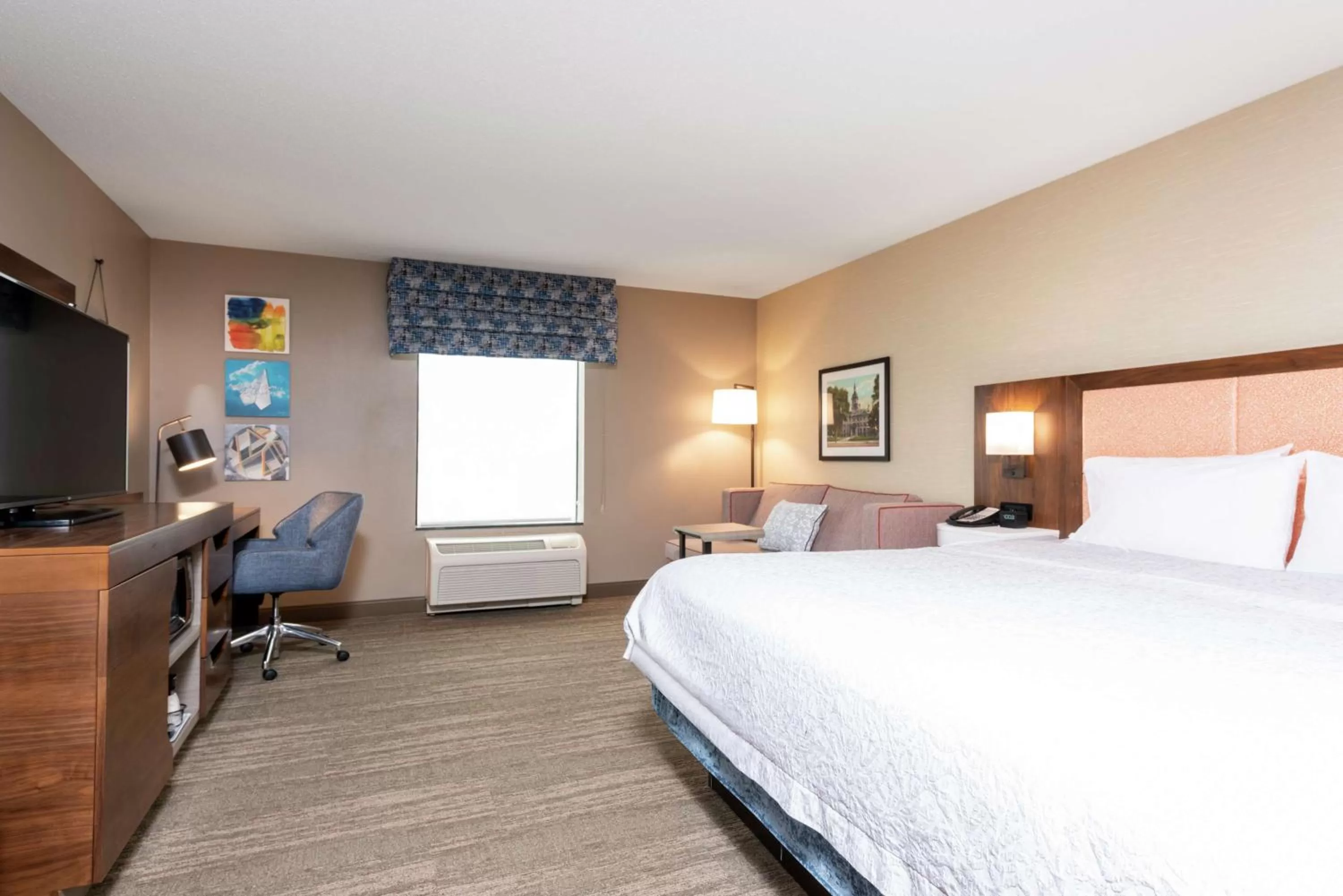 Bedroom, Bed in Hampton Inn & Suites Marshalltown
