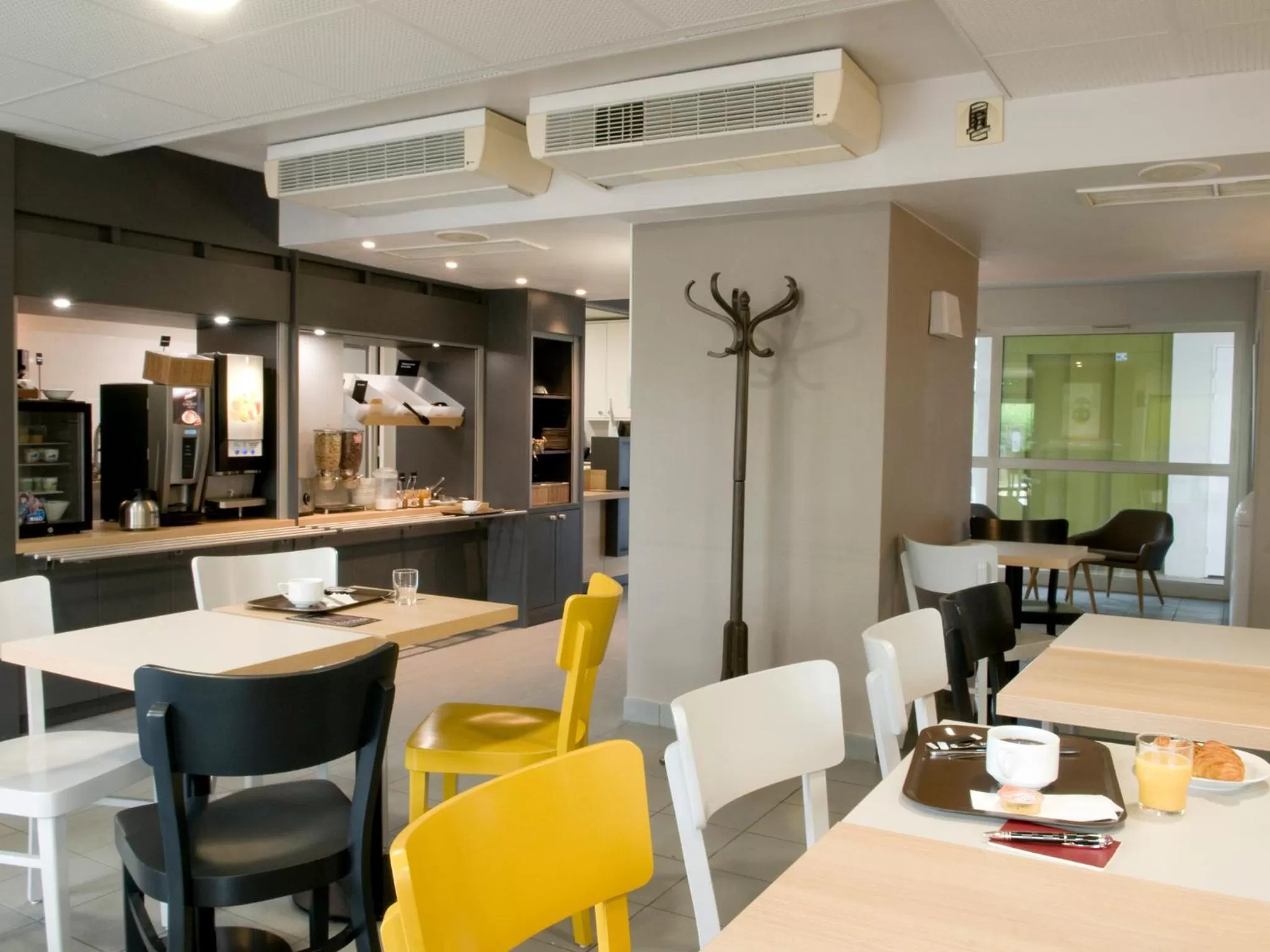 Restaurant/places to eat in B&B HOTEL Amiens