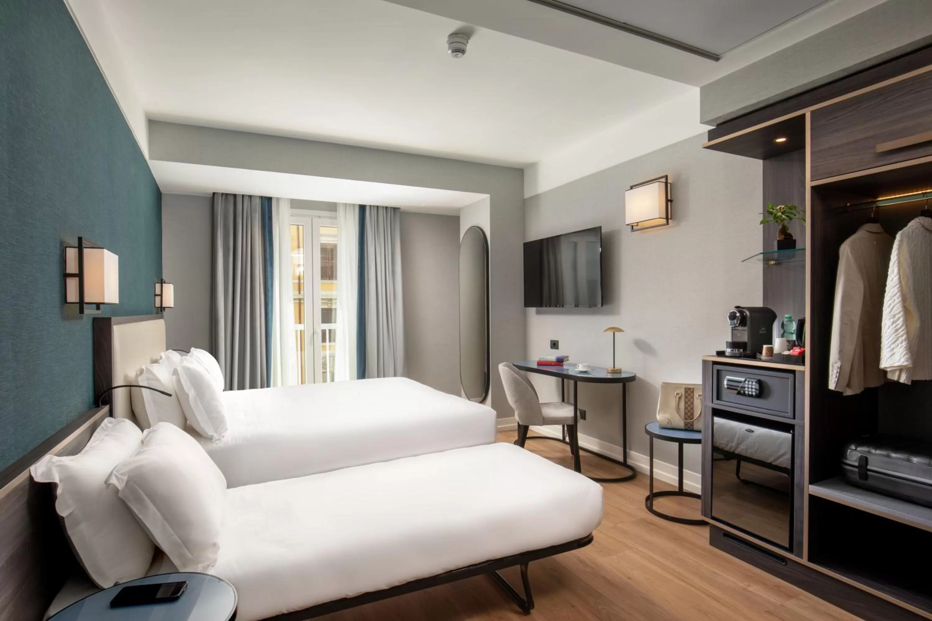 Photo of the whole room, Bed in Hotel St Martin by OMNIA hotels