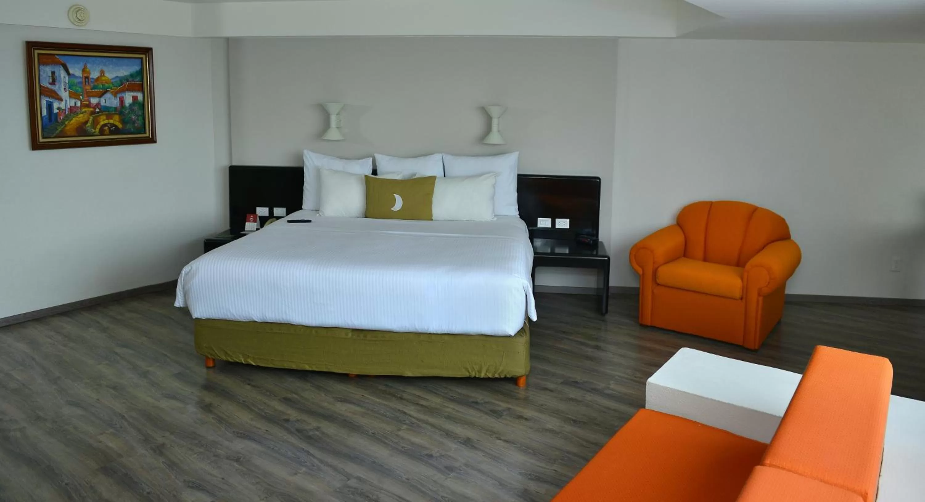 Bed in Grand Cantalagua Hotel Morelia, BW Signature Collection