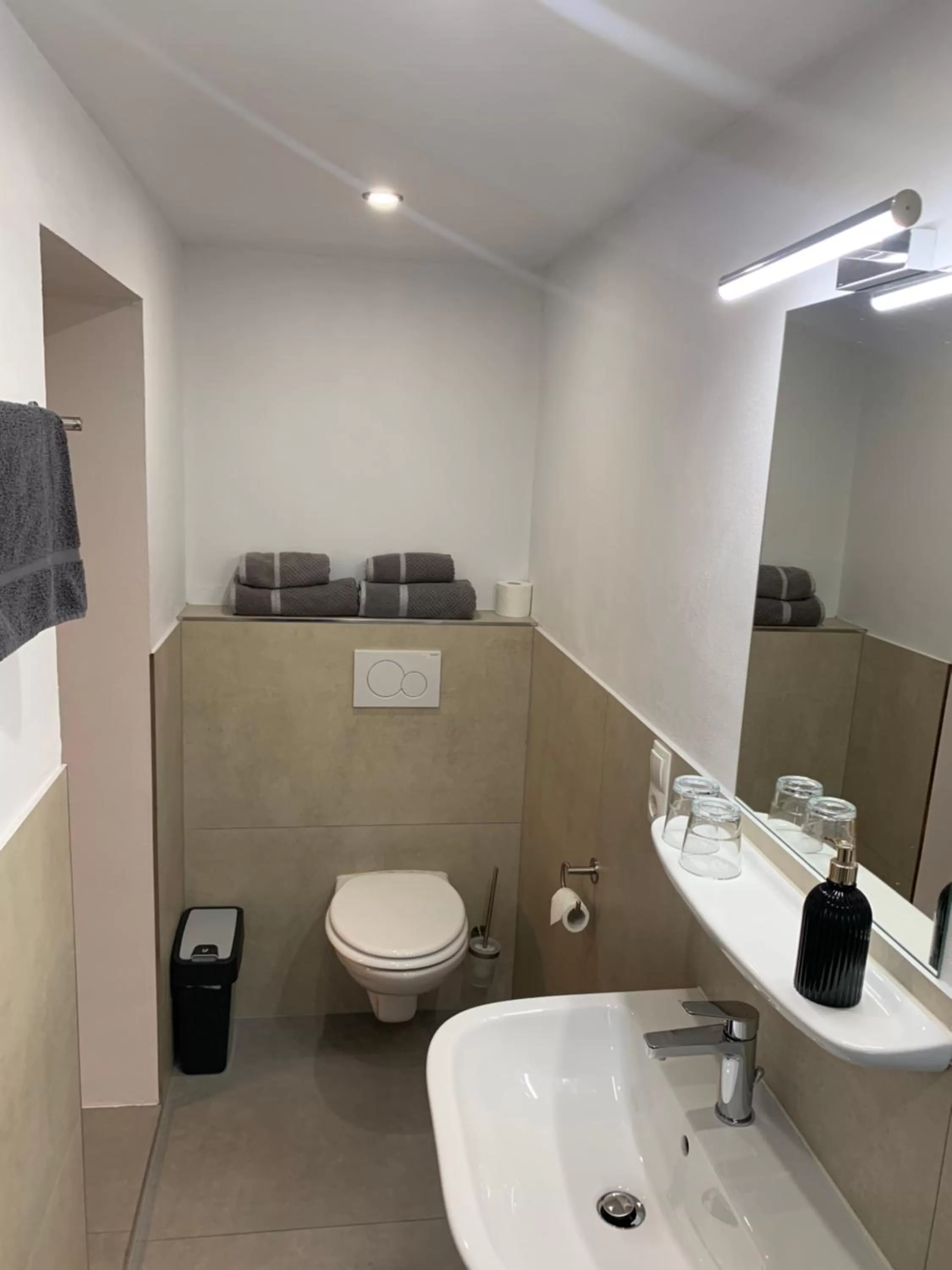 Bathroom in Hotel am Bahnhof