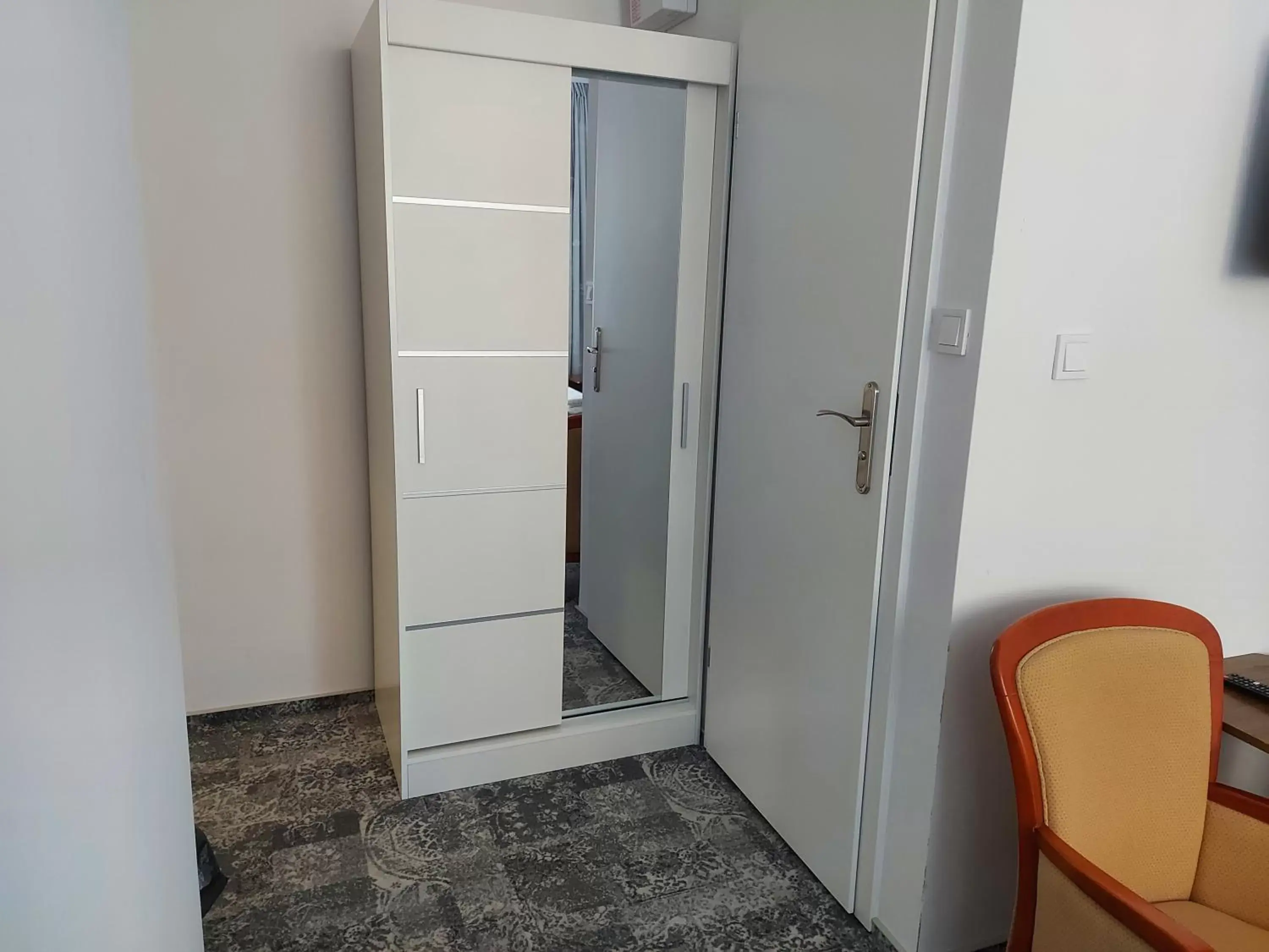 Double Room with Private Bathroom - single occupancy in Kamienica1924 Double Room with Private Bathroom - single occupancy in Kamienica1924