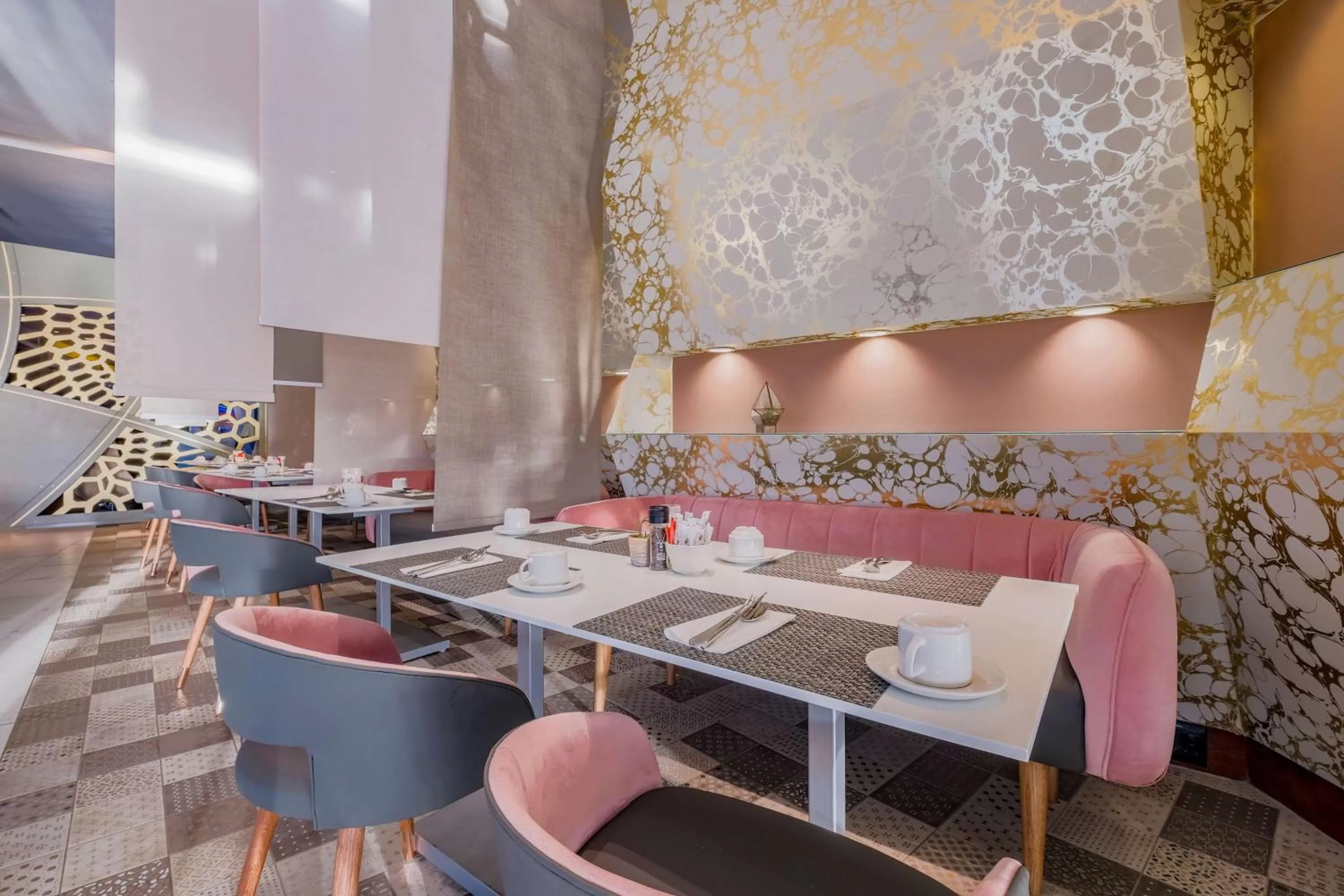 Restaurant/places to eat in Radisson Blu Gautrain Hotel, Sandton Johannesburg