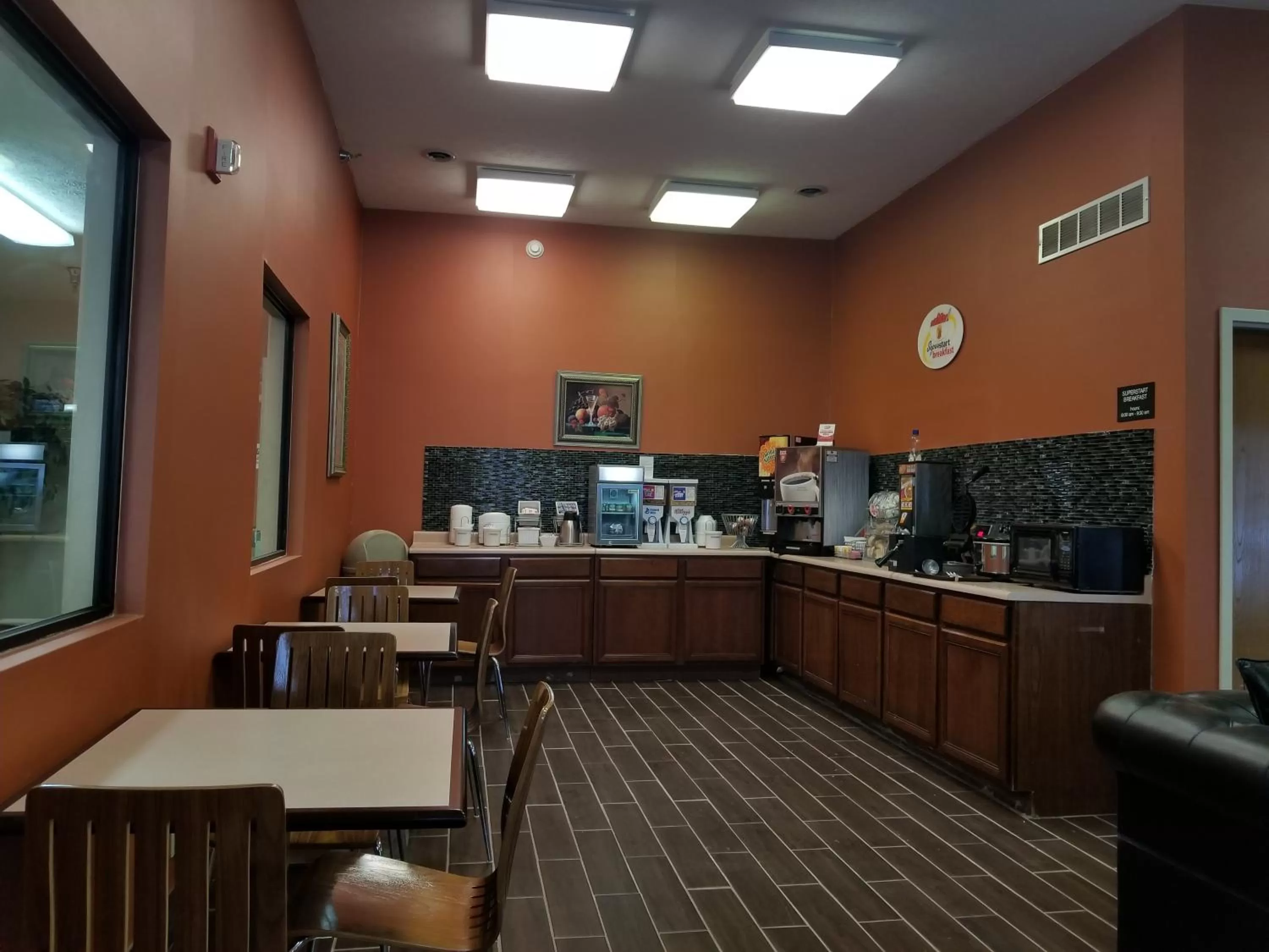 Super 8 by Wyndham Bellefontaine