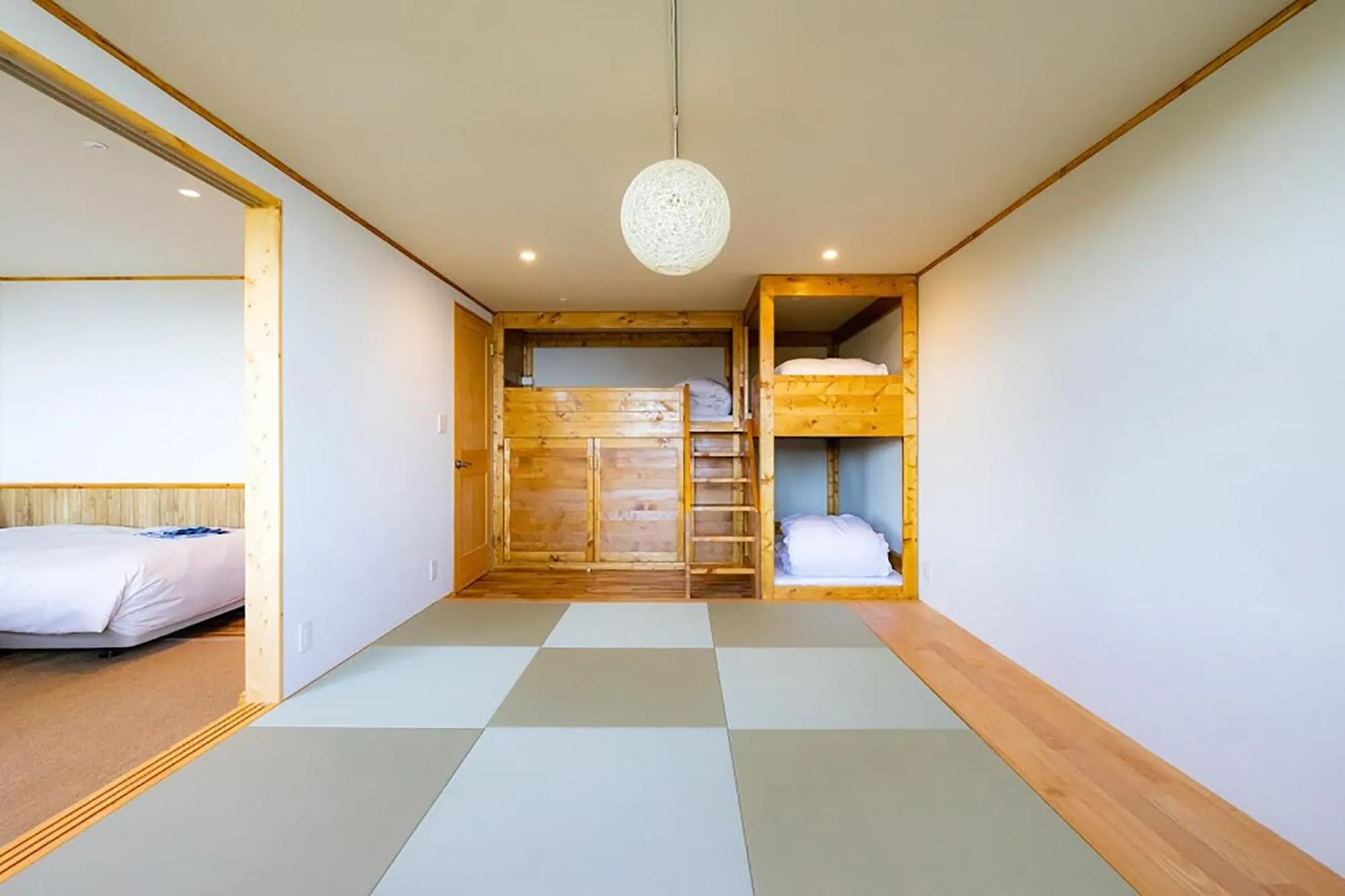 Bed in Gardenvilla Shirahama