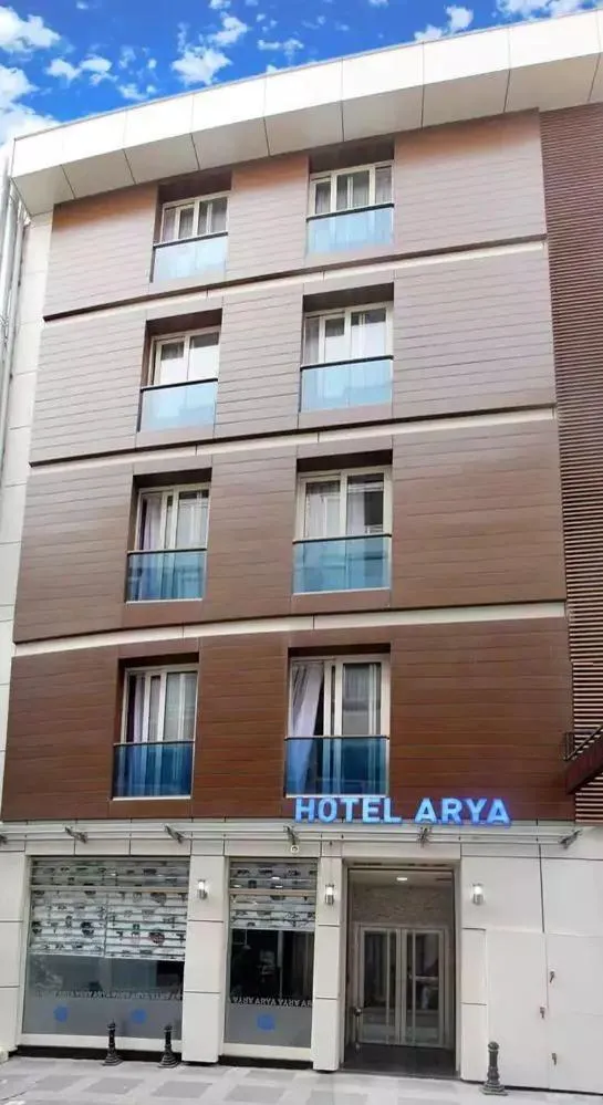 Arya Hotel