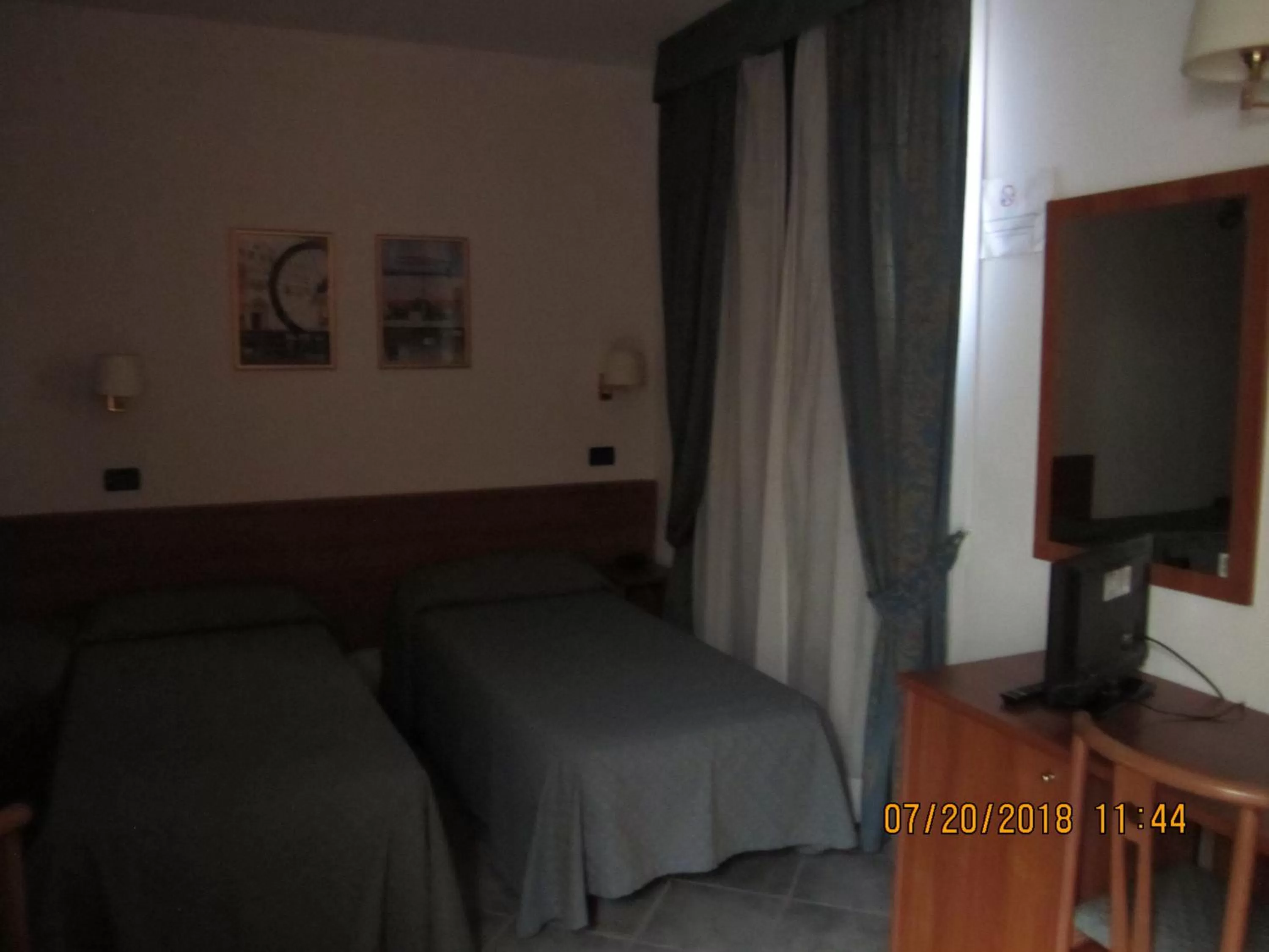 Bedroom, Bed in Adelphi Room & Breakfast