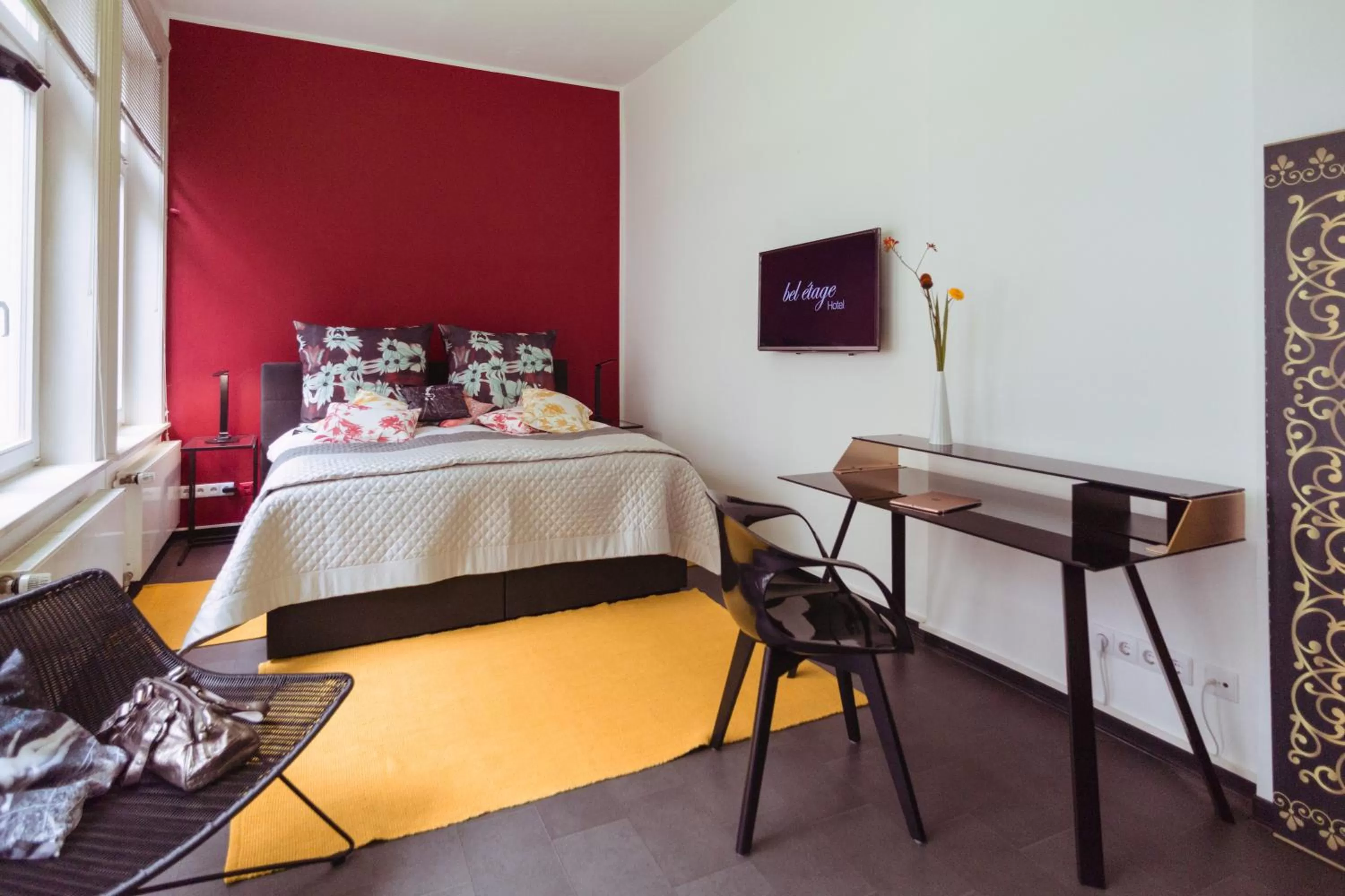 Photo of the whole room, Bed in Central Hotel bel étage