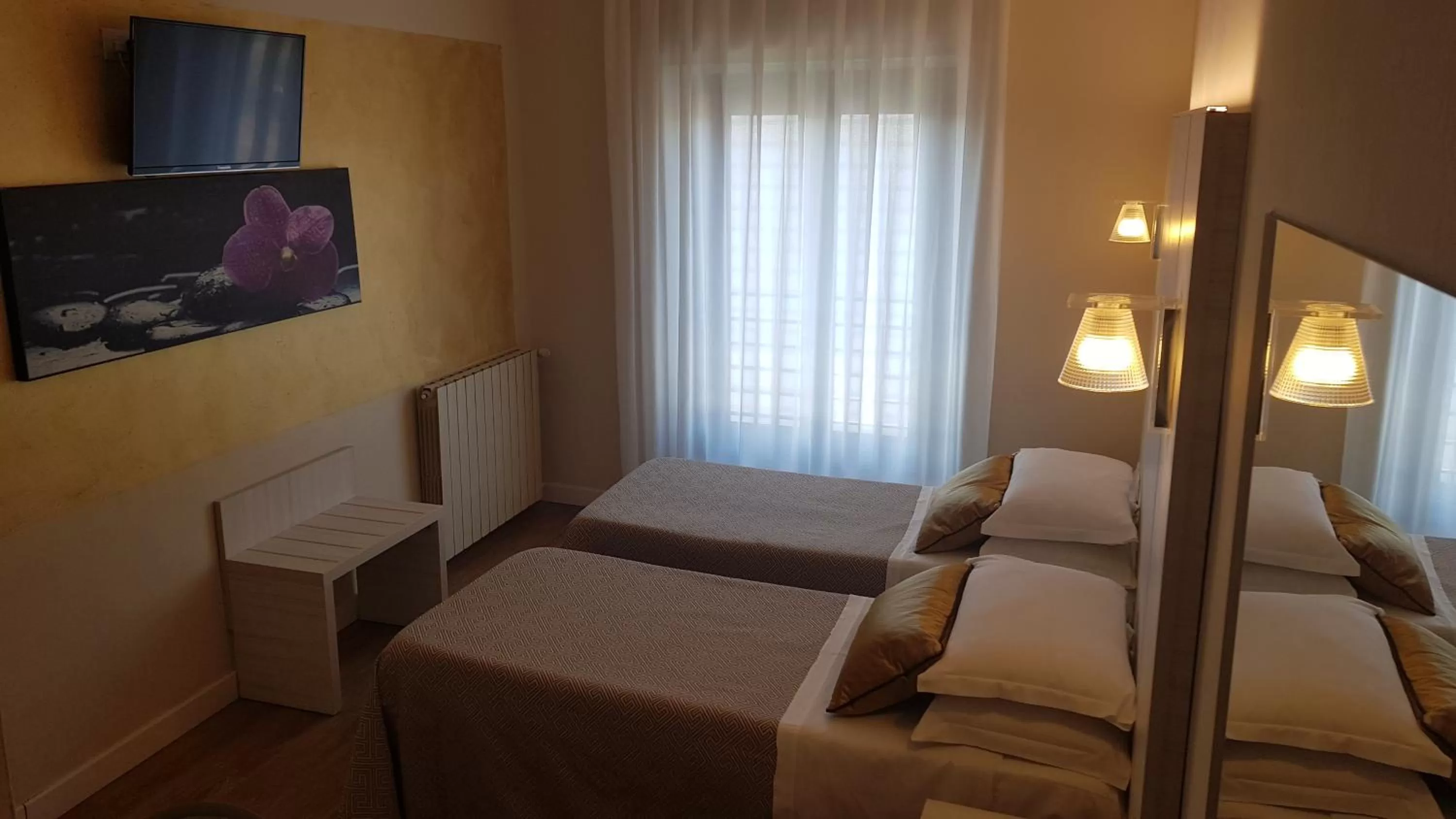 Bed in Hotel La Nuova Rotaia