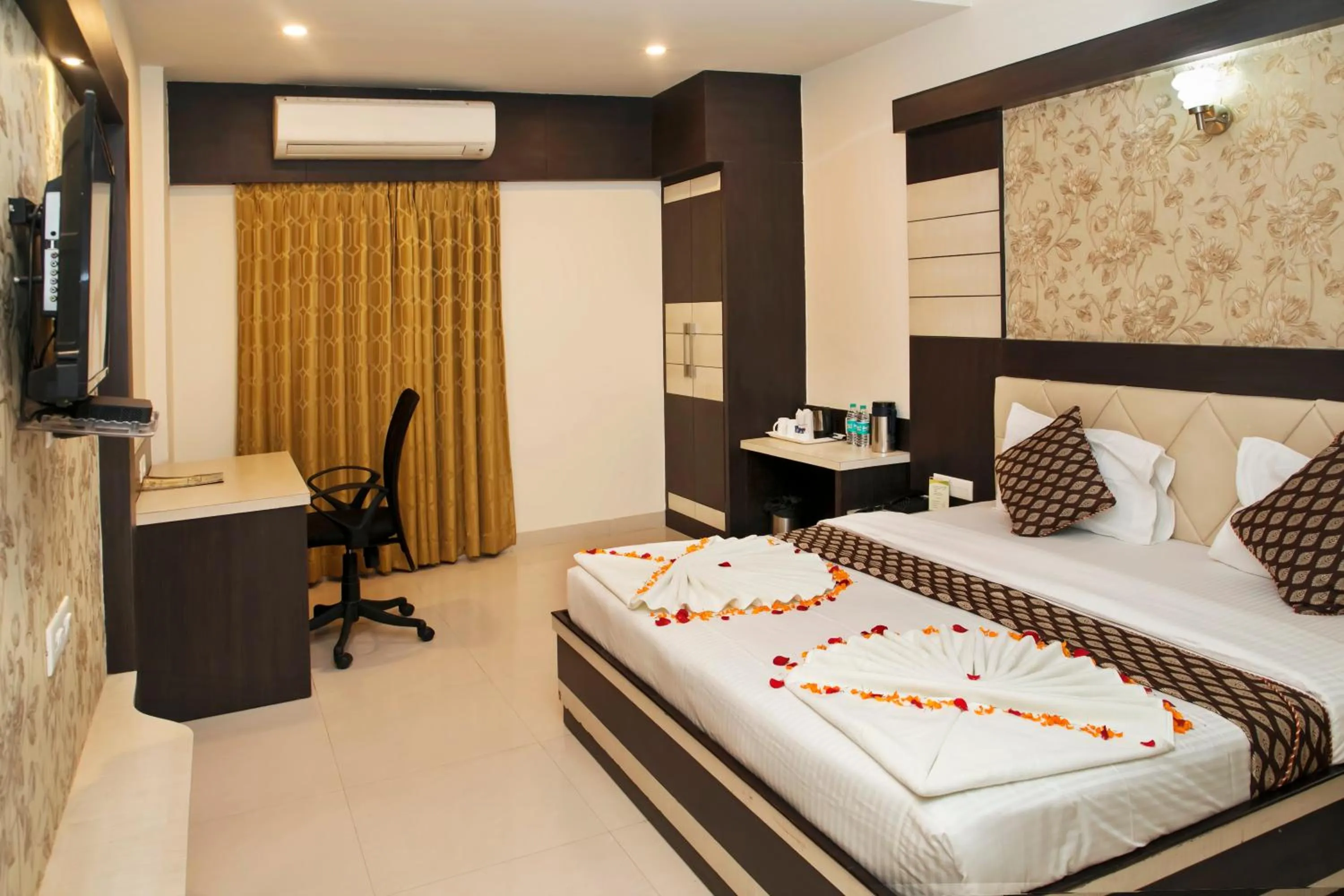 Photo of the whole room, Bed in Hotel Ganges Grand - 600m from Kashi Vishwanath Temple