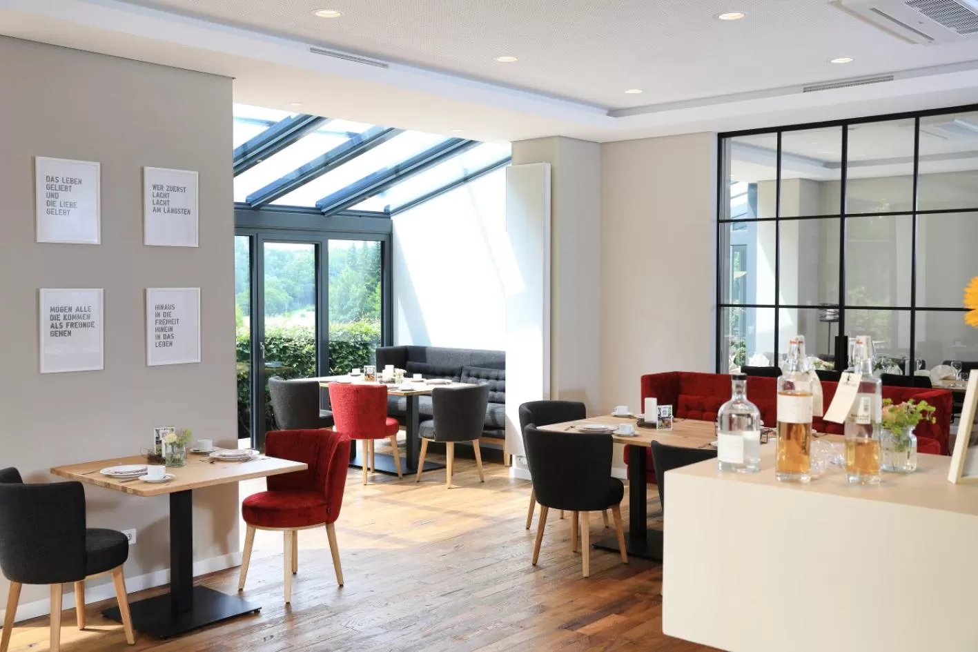 Restaurant/places to eat in Landidyll Hotel zum Freden