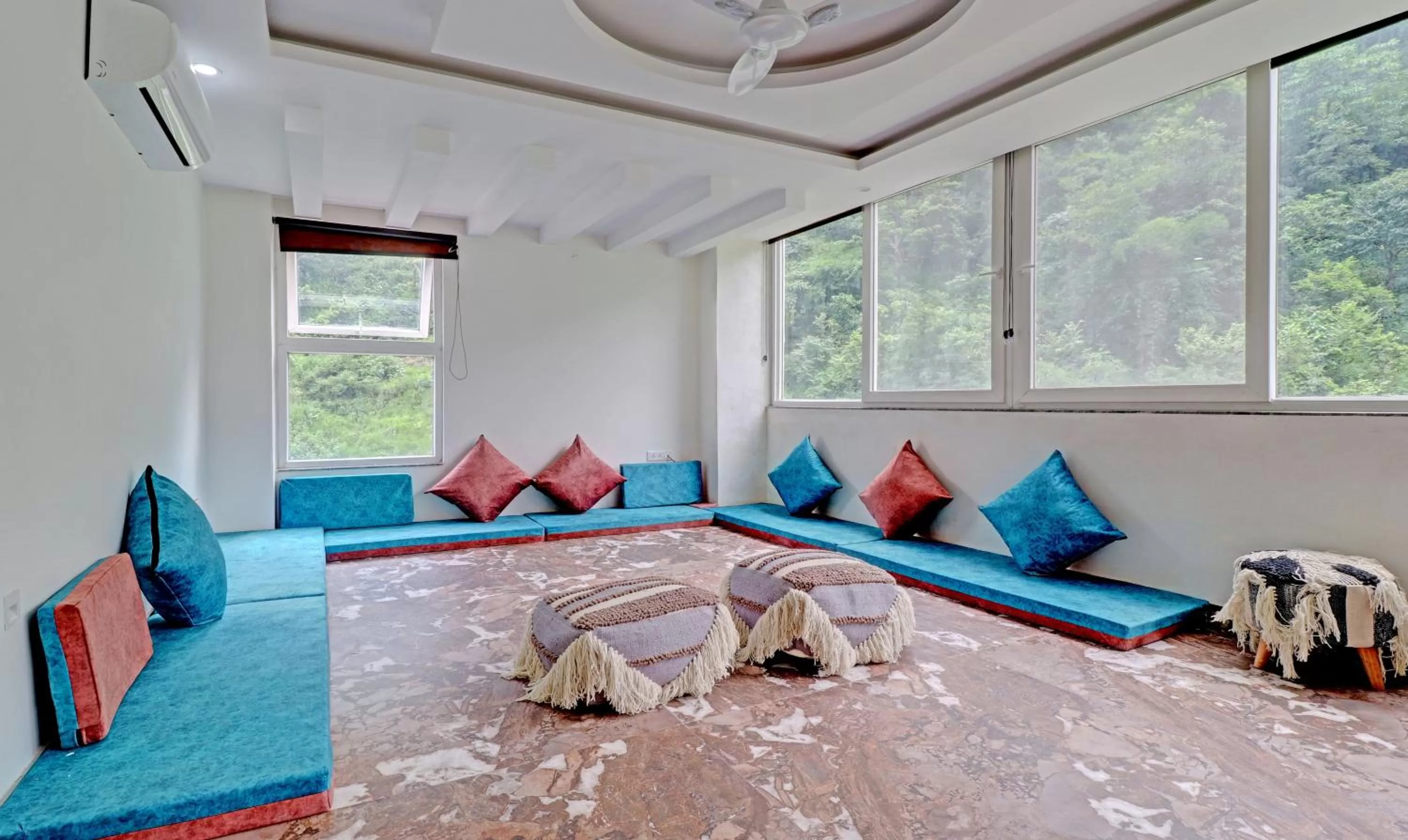 Living room in Hotel Hidden Delight Rishikesh