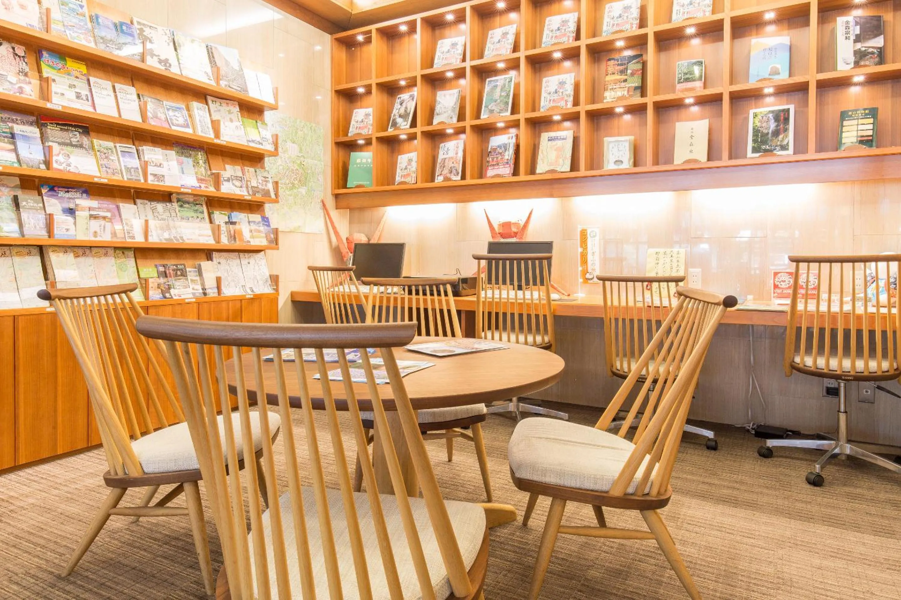 Communal lounge/ TV room in Honjin Hiranoya Annex