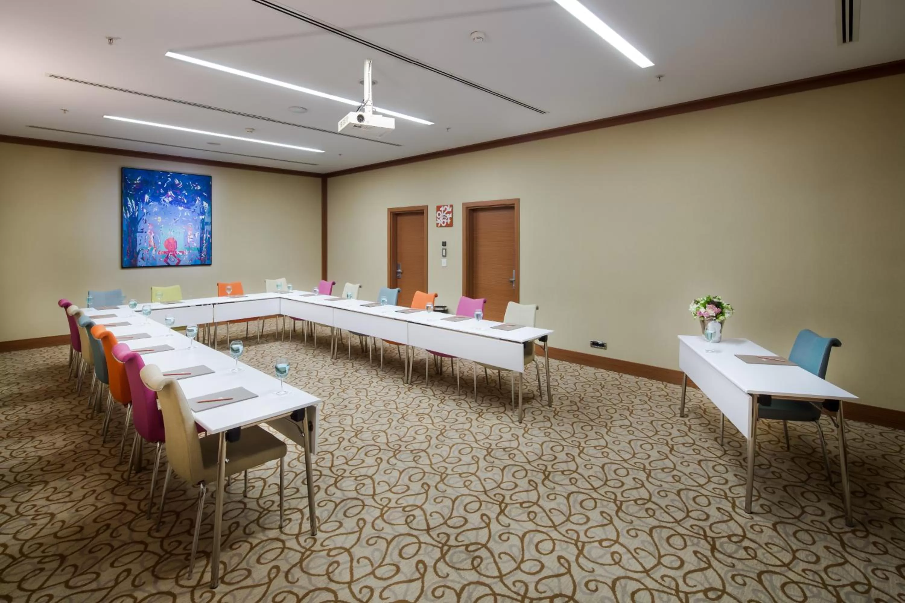 TV and multimedia in Midtown Hotel