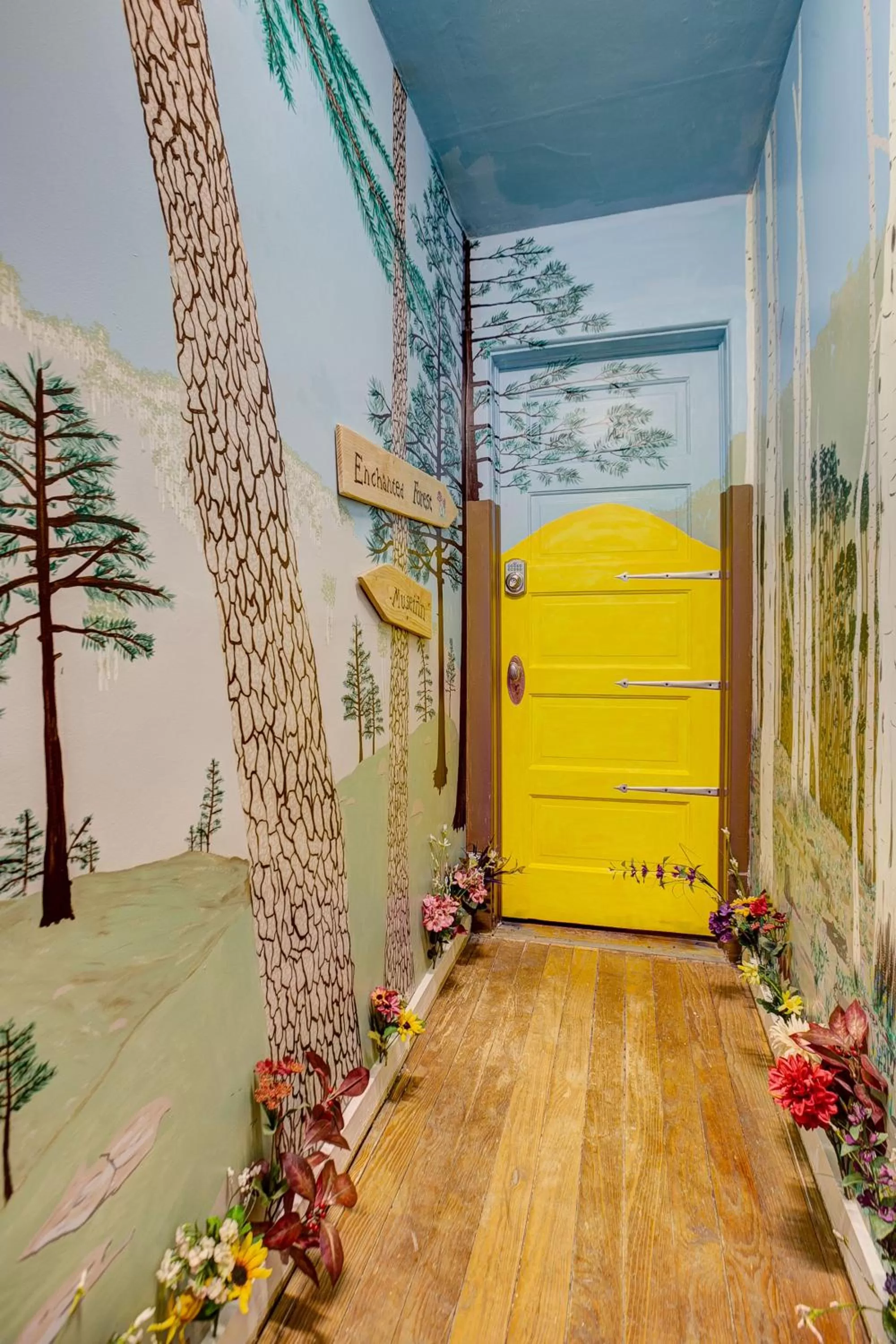 Facade/entrance in The Oasis on Eisenhower