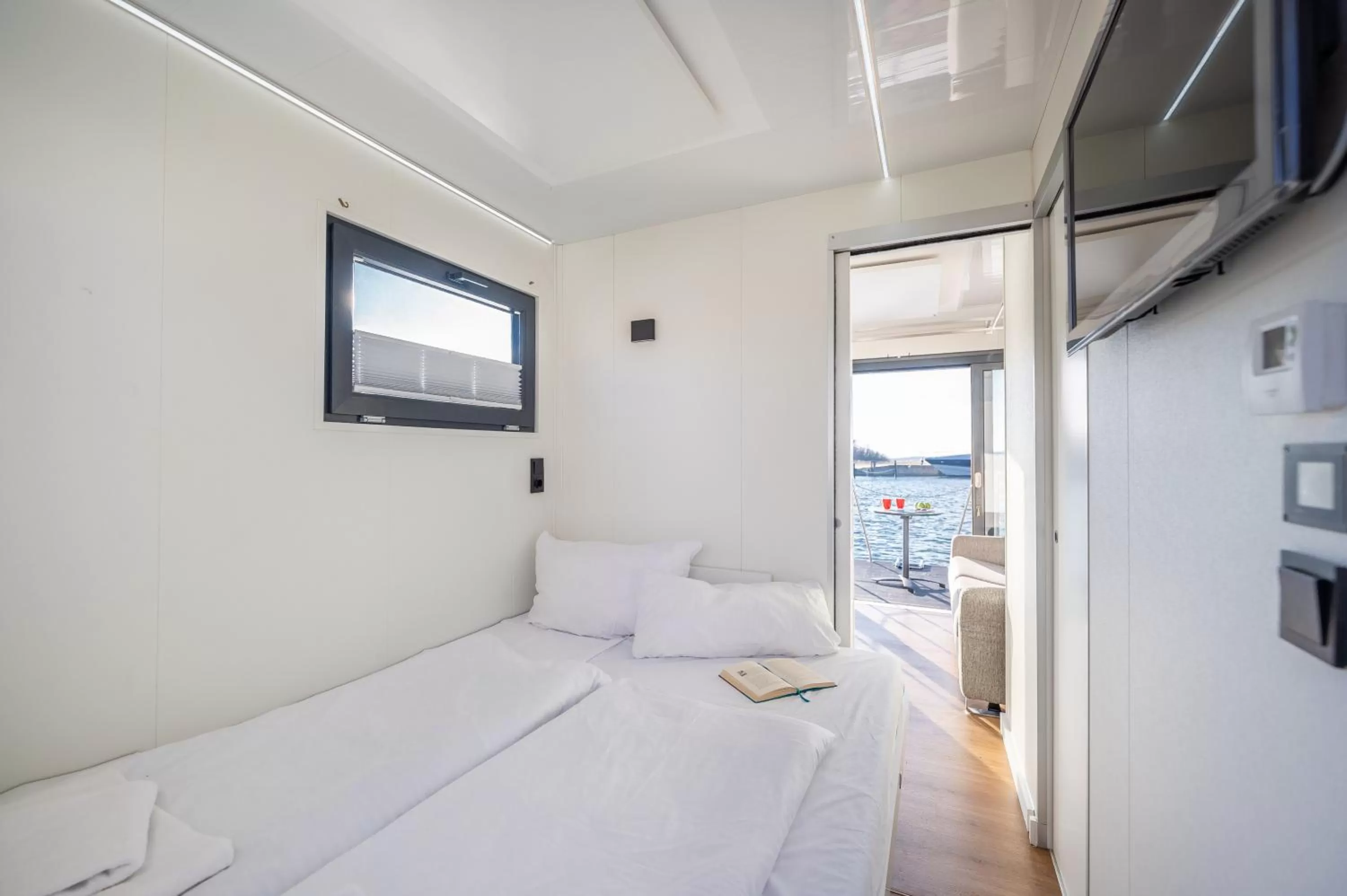 Bed in Marina Martinshafen