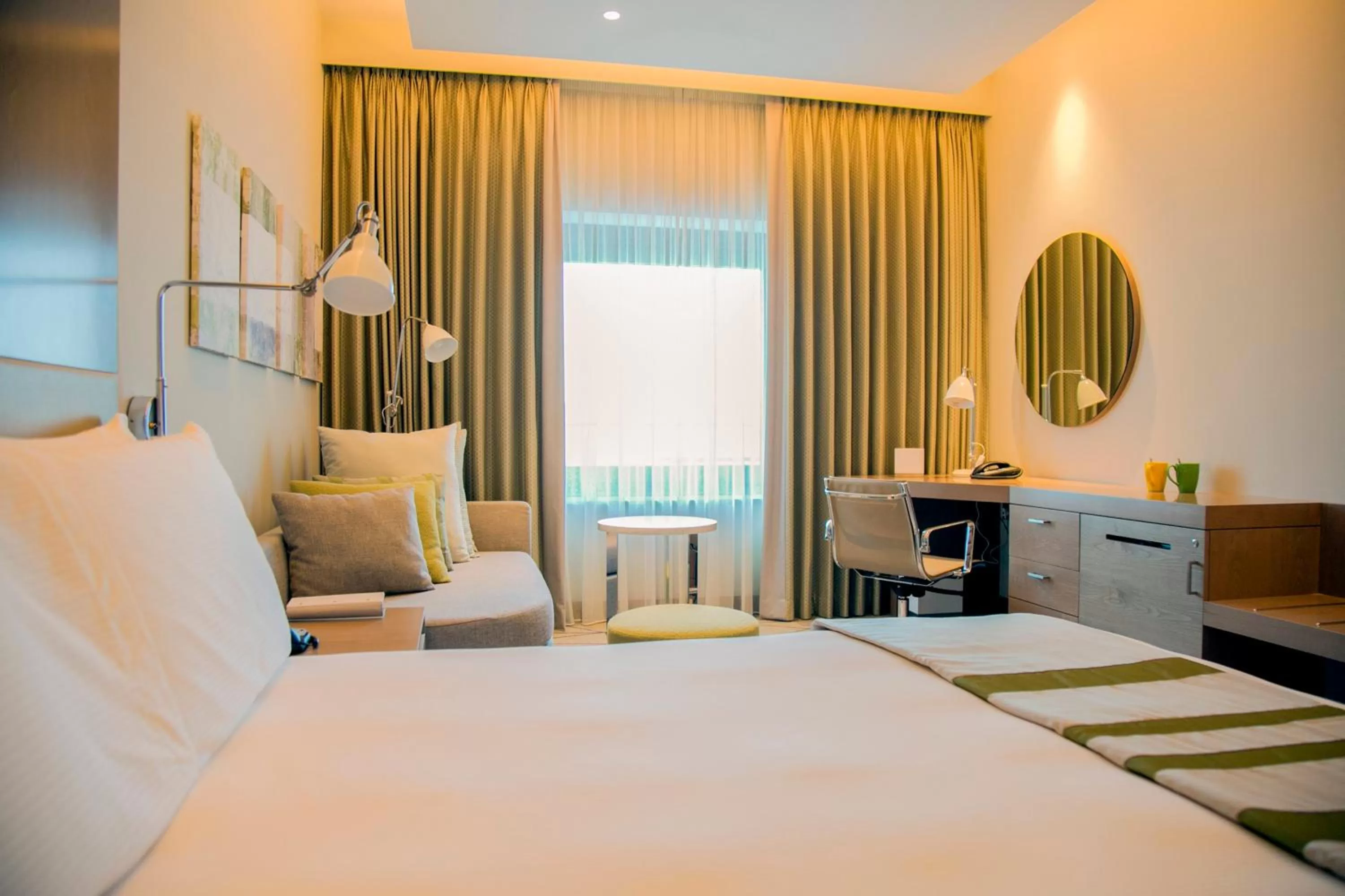 Photo of the whole room, Bed in Holiday Inn & Suites - Dubai Festival City by IHG
