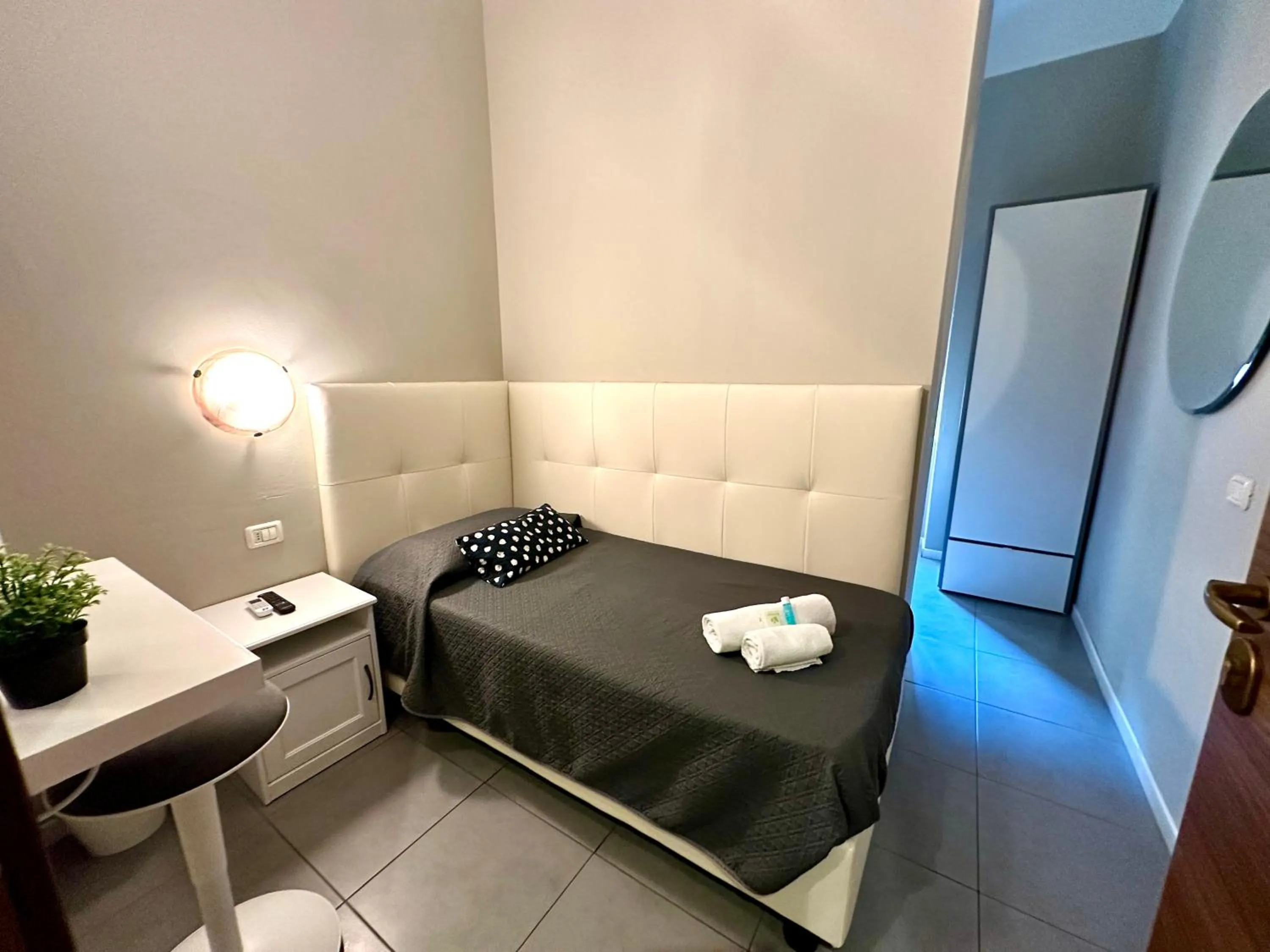 Bed in Golden Milano Hotel