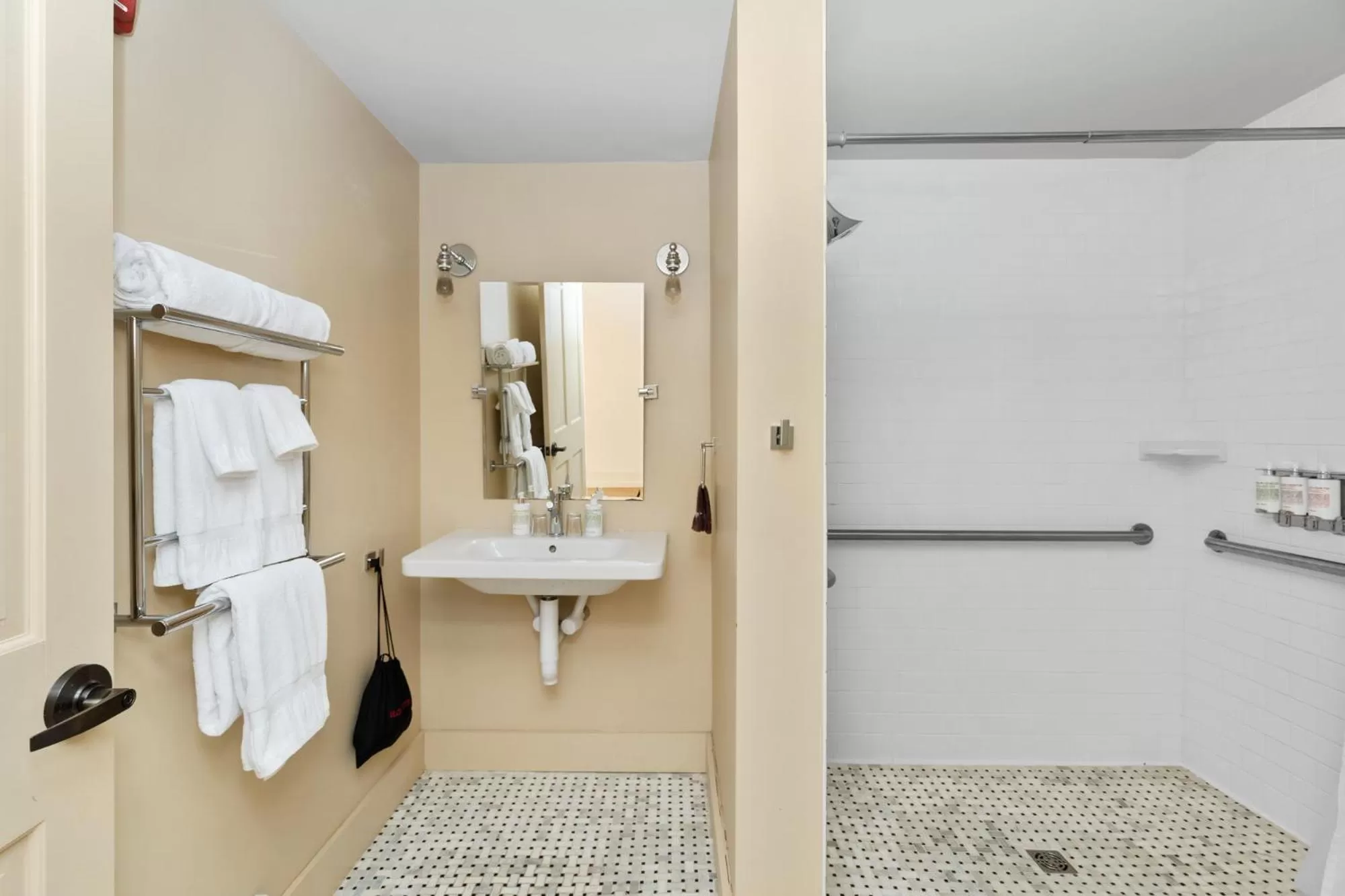 Shower in The Francis Hotel