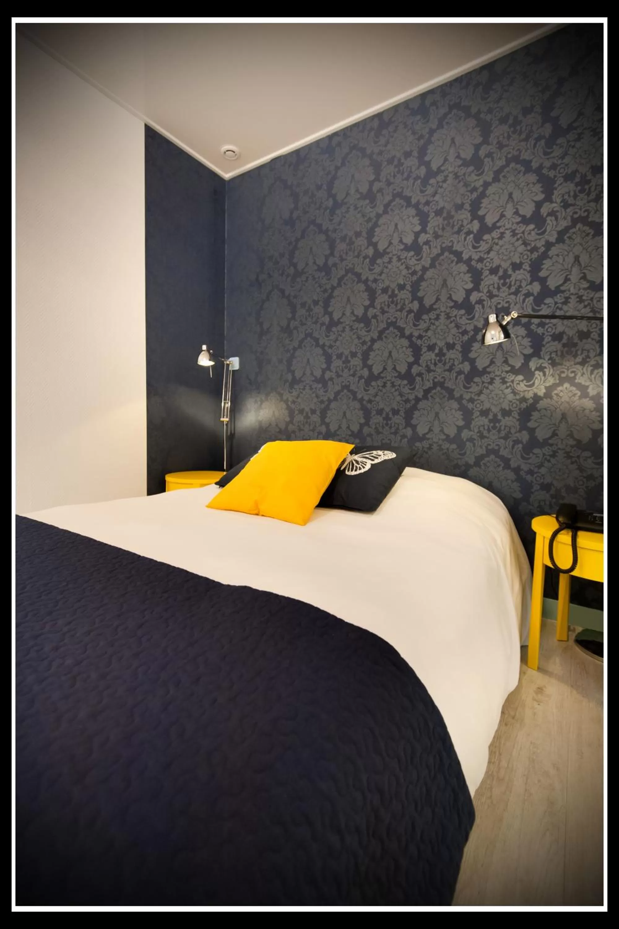 Bedroom, Bed in Hotel Le Prieuré et La Résidence