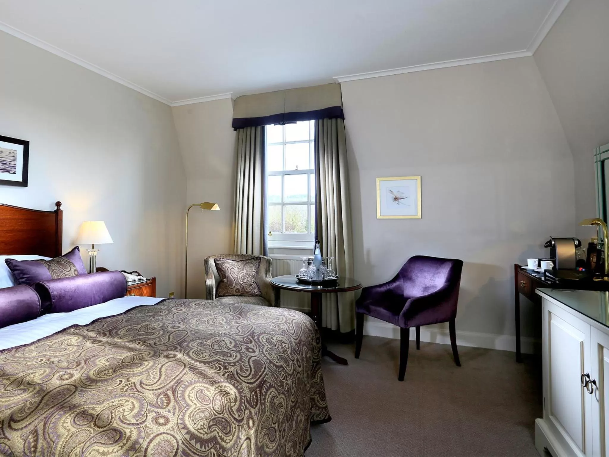 Bedroom, Bed in Macdonald Compleat Angler