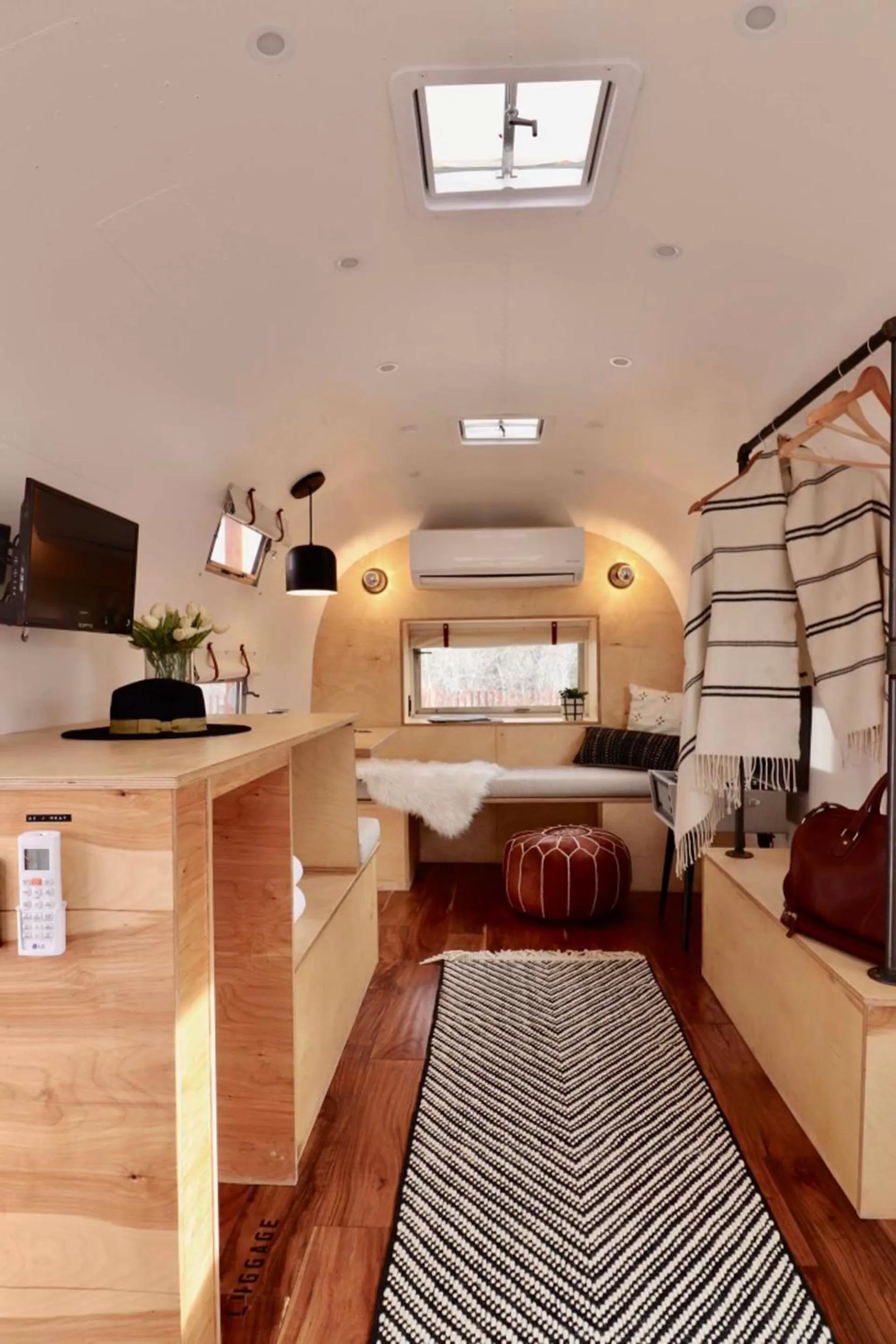 TV and multimedia in Amigo Motor Lodge