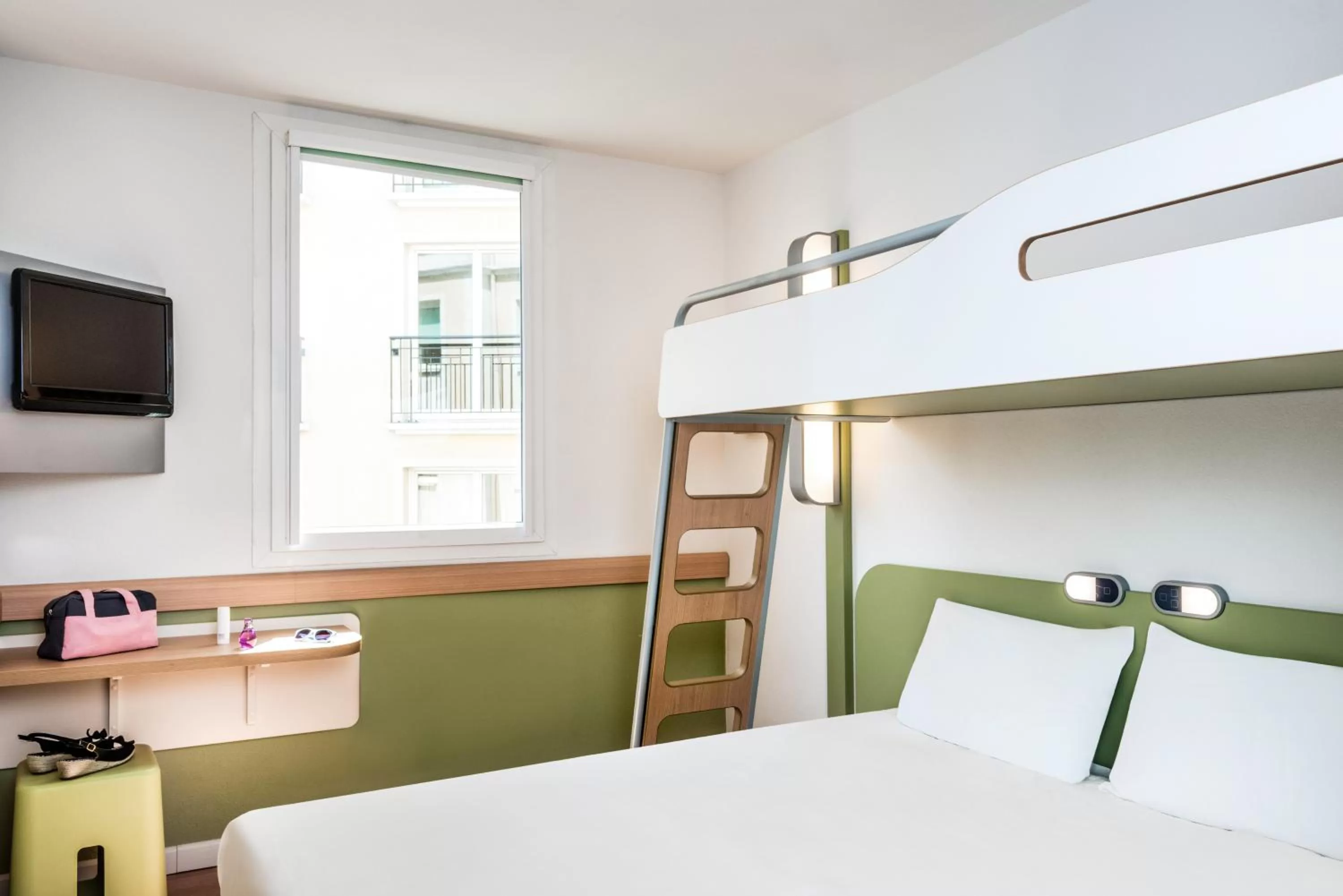 Bedroom, Bed in ibis budget Metz Sud