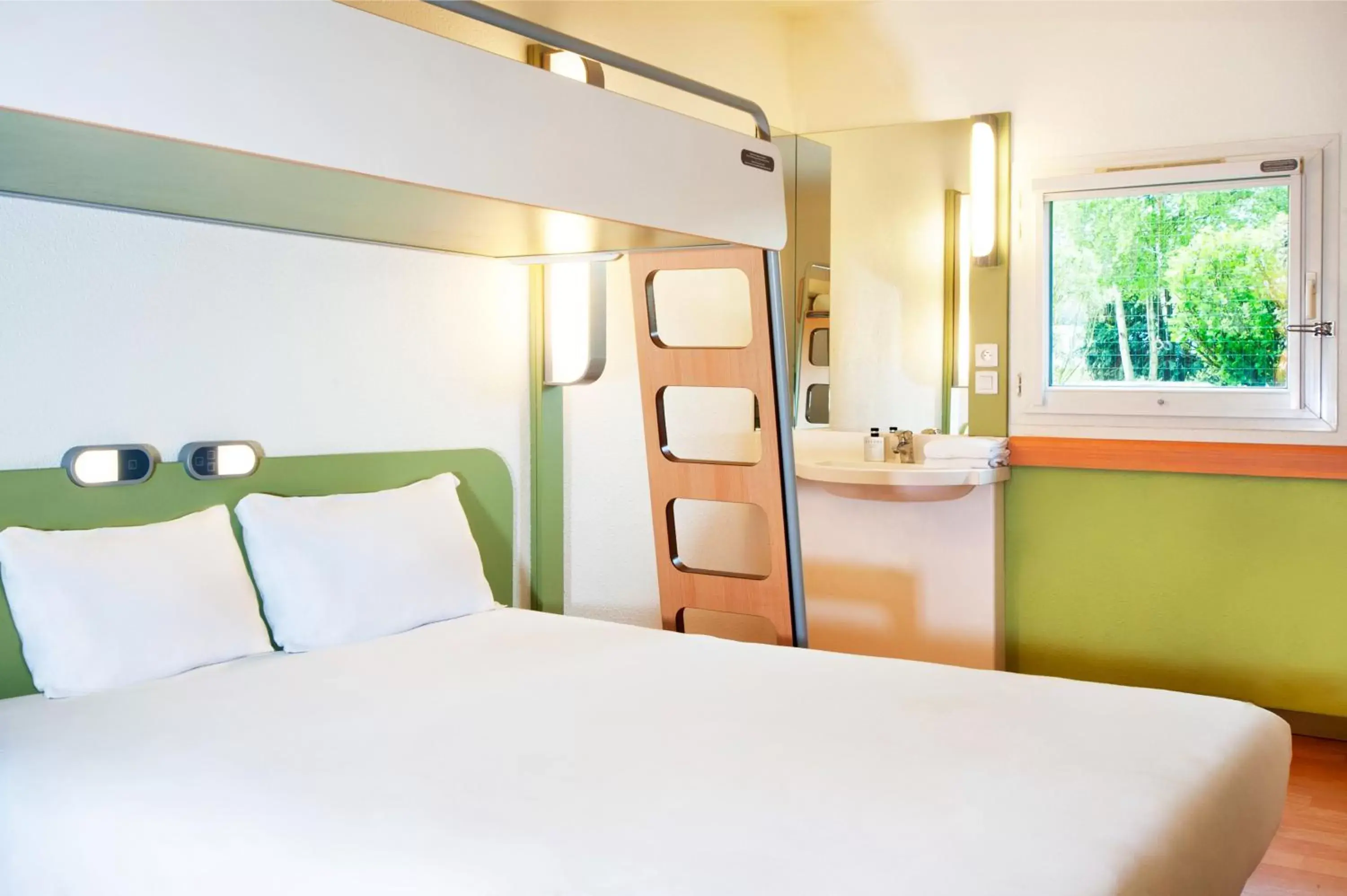 ibis budget Lyon Sud St Genis Laval ibis budget Lyon Sud St Genis Laval