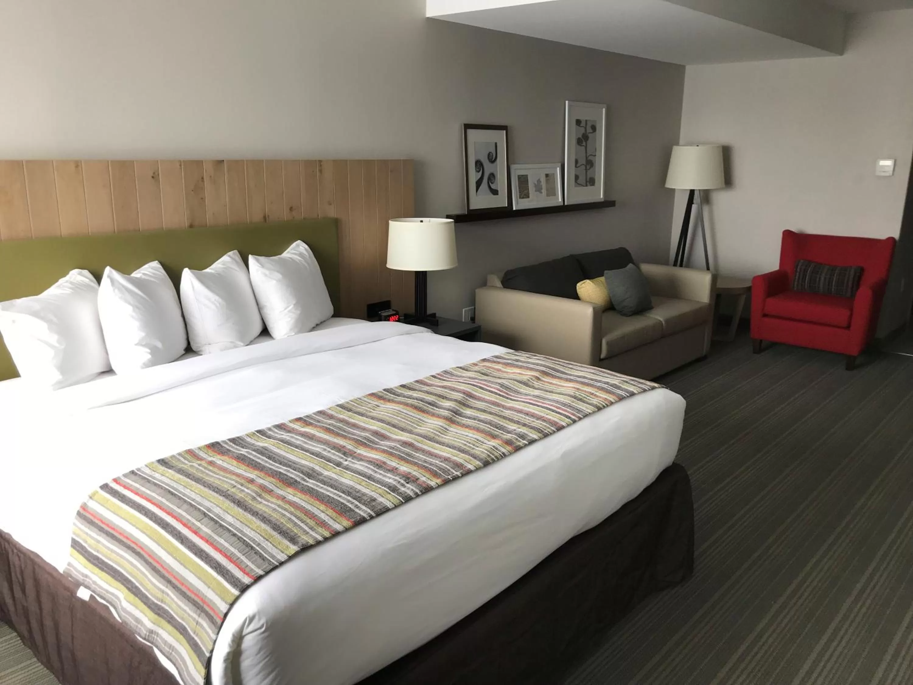 Bedroom, Bed in Country Inn & Suites by Radisson, Belleville, ON