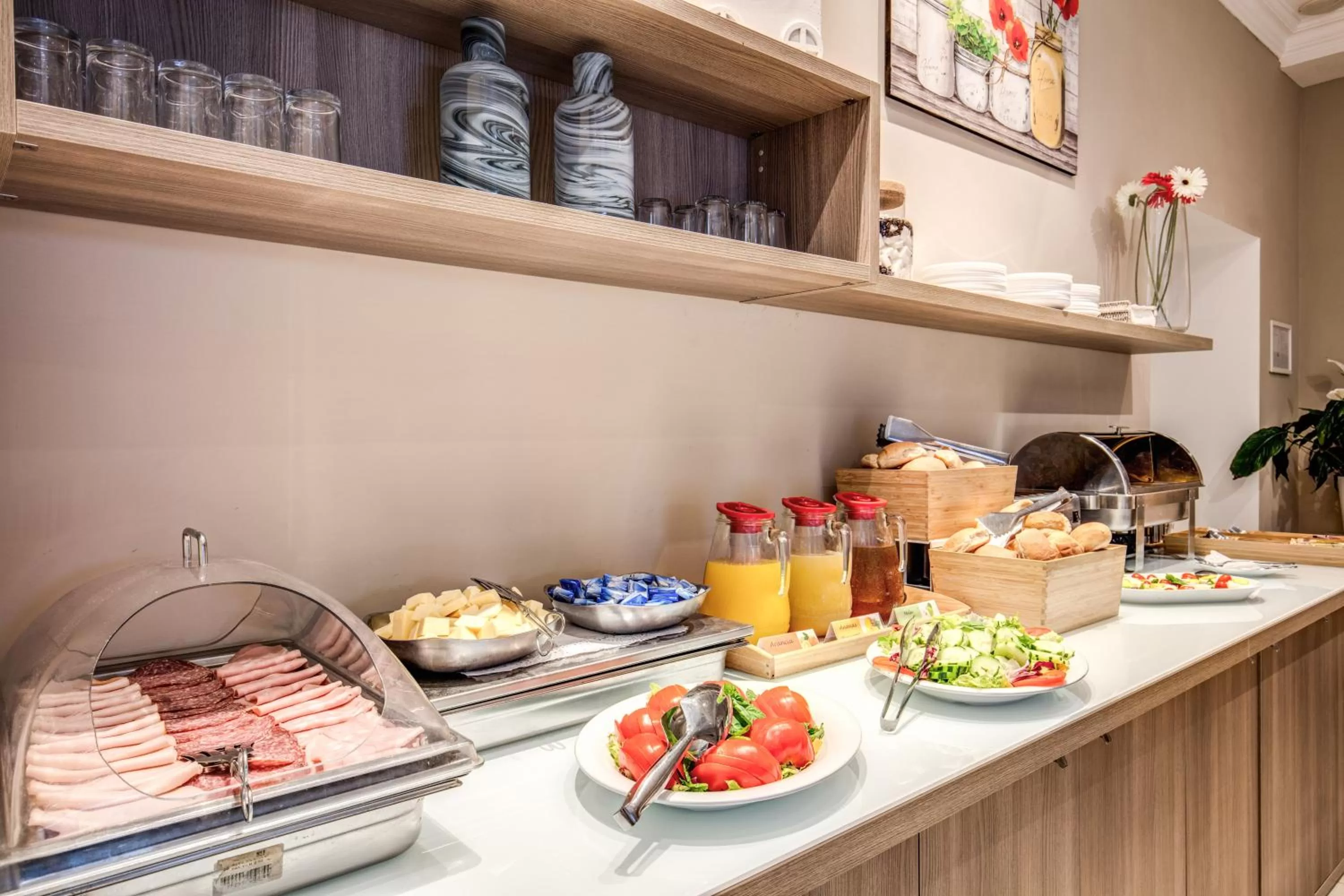 Restaurant/places to eat in Rome Garden Hotel