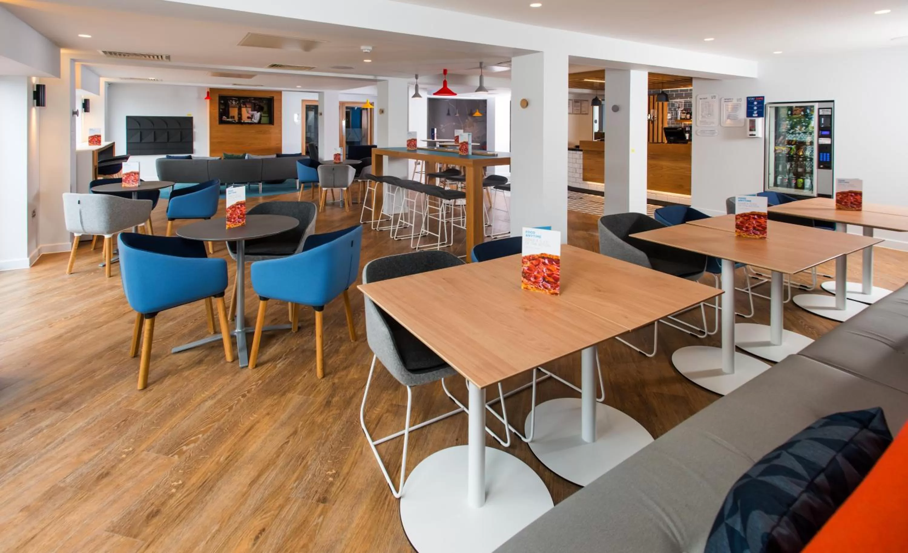 Restaurant/places to eat in Holiday Inn Express Cardiff Bay by IHG