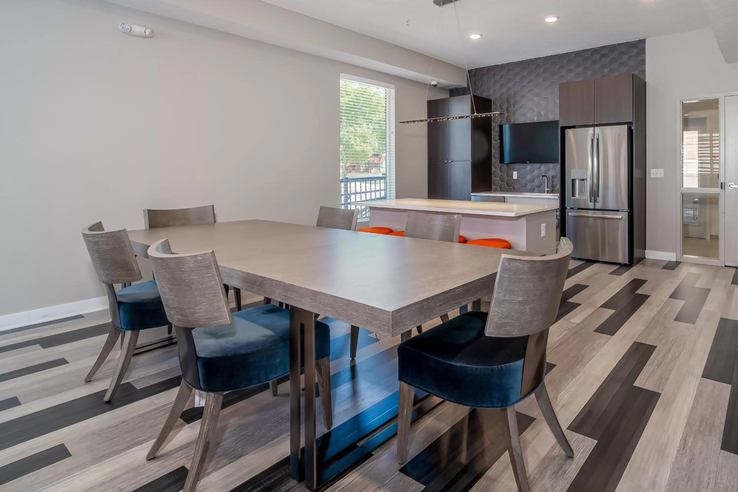 Communal kitchen in Kasa Downtown Des Moines