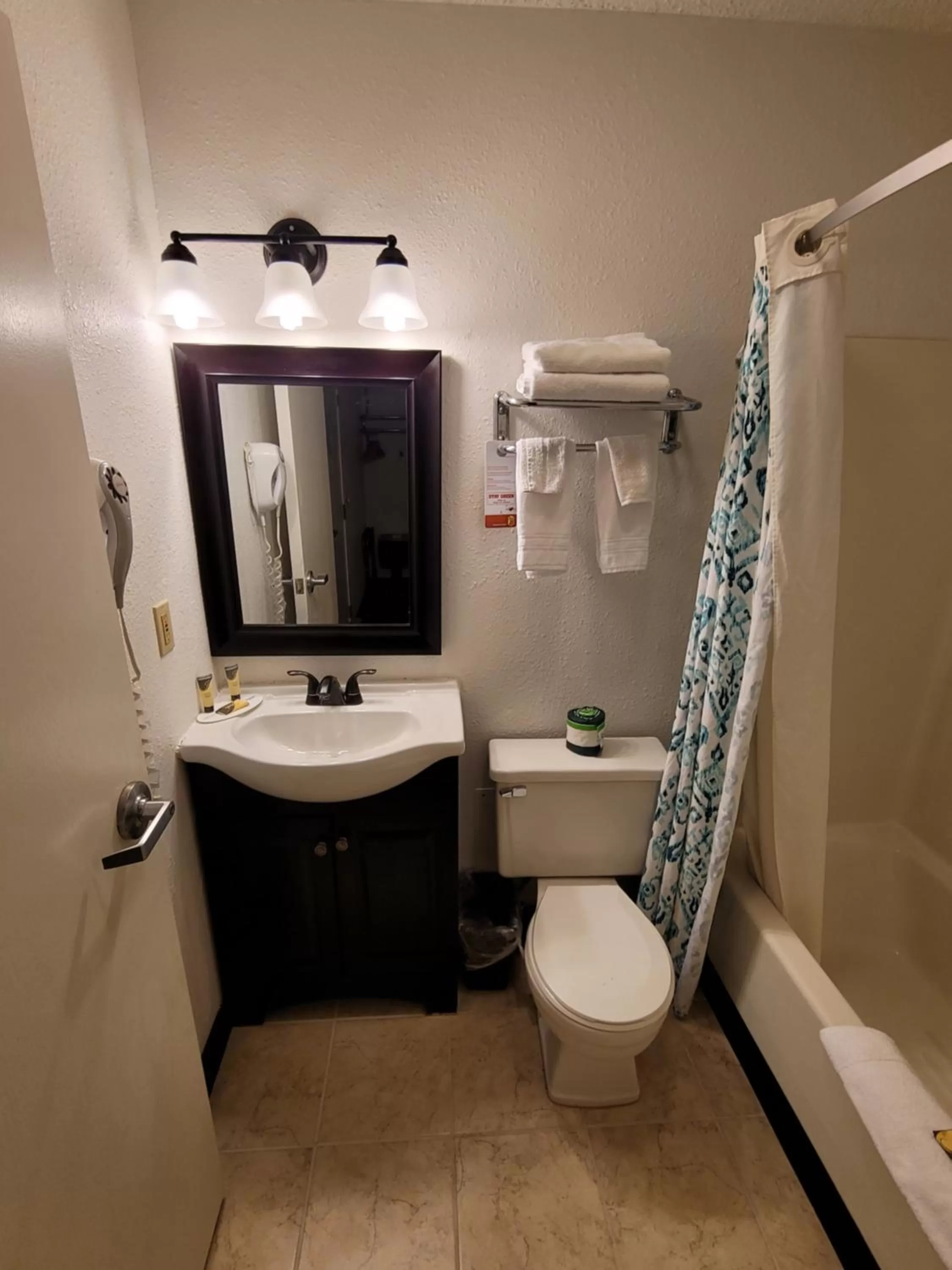 Super 8 by Wyndham Newcomerstown