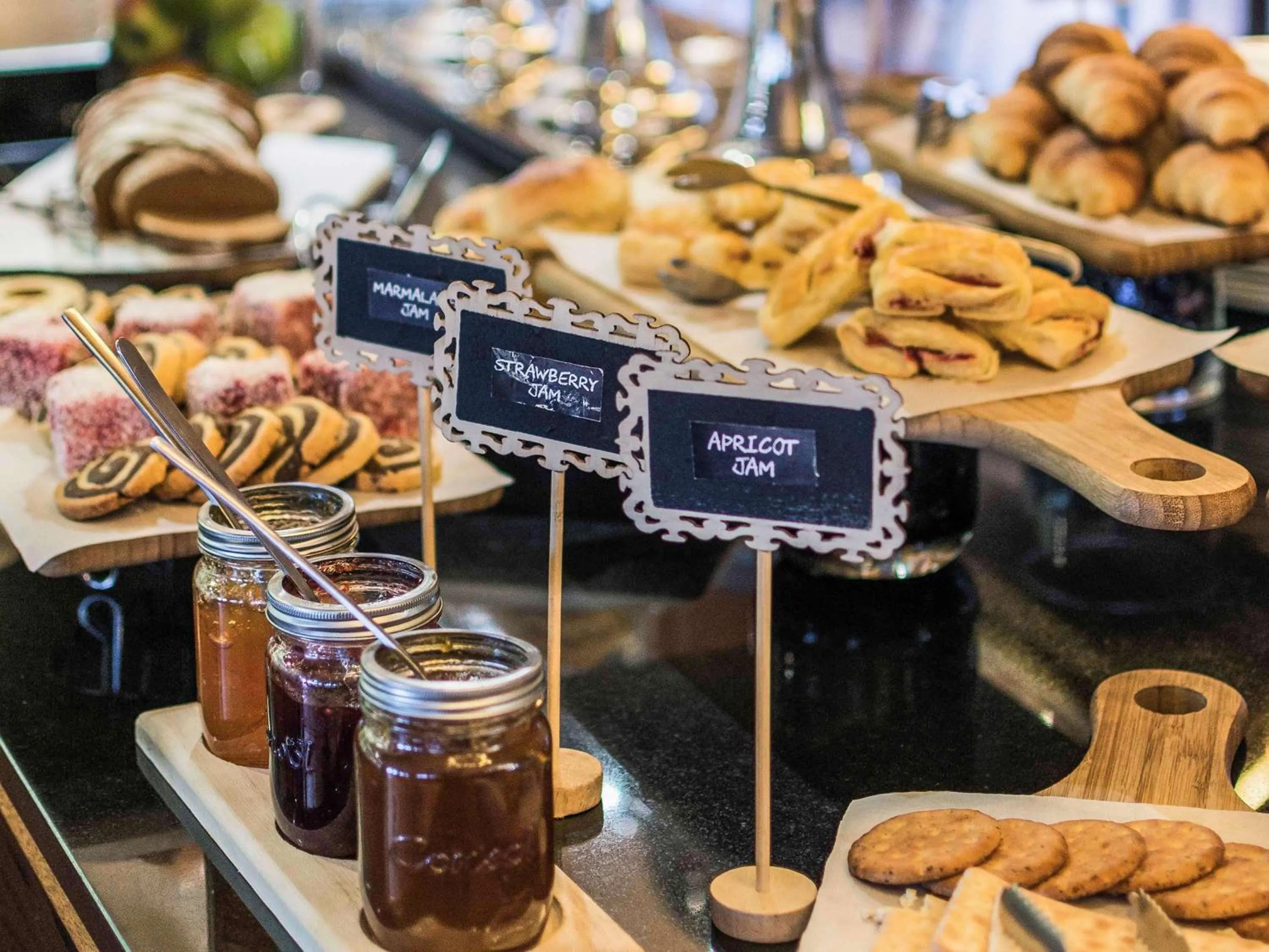 Restaurant/places to eat in Mercure Johannesburg Randburg