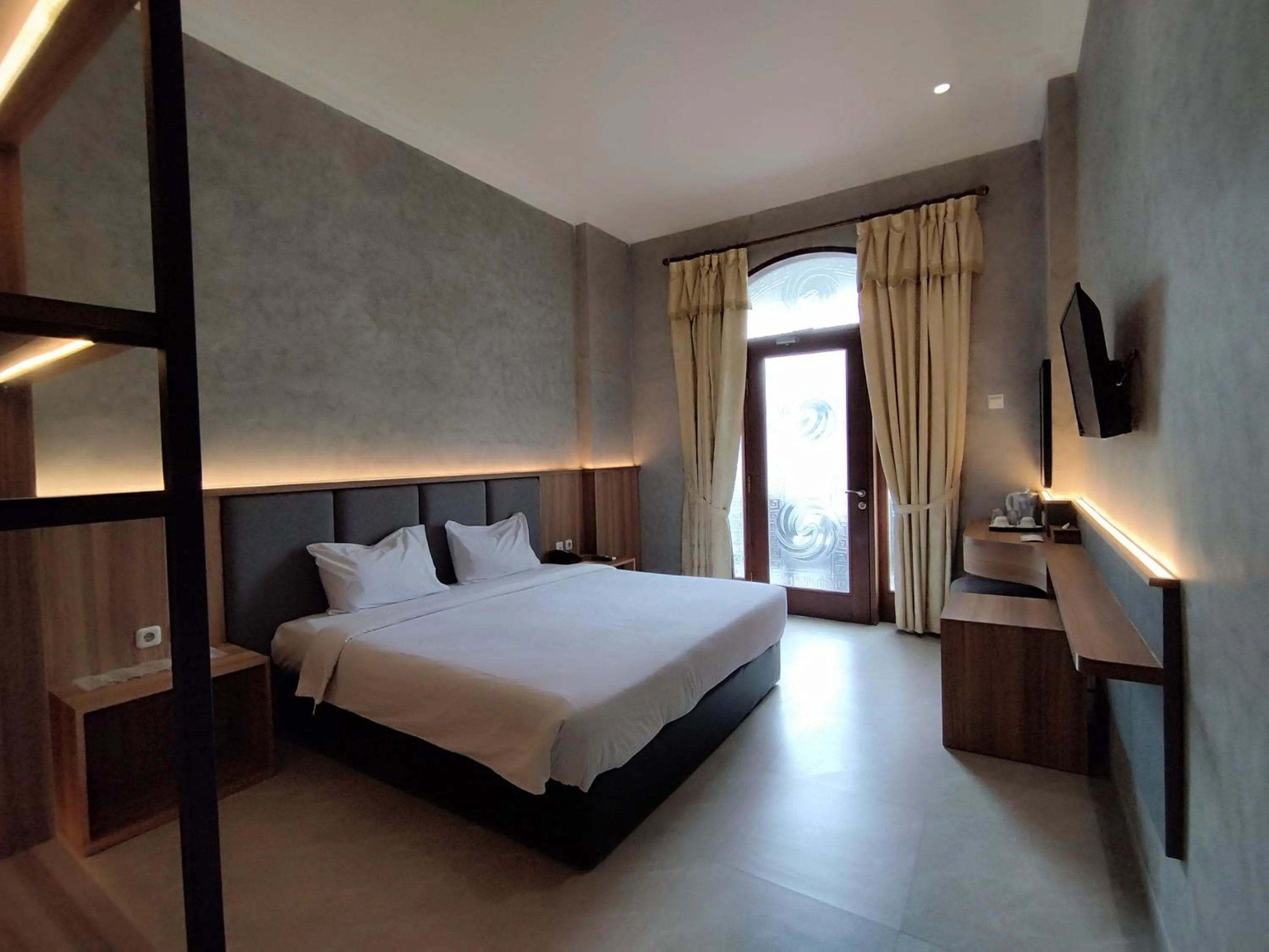 Property building, Bed in The Grand Palace Hotel Malang