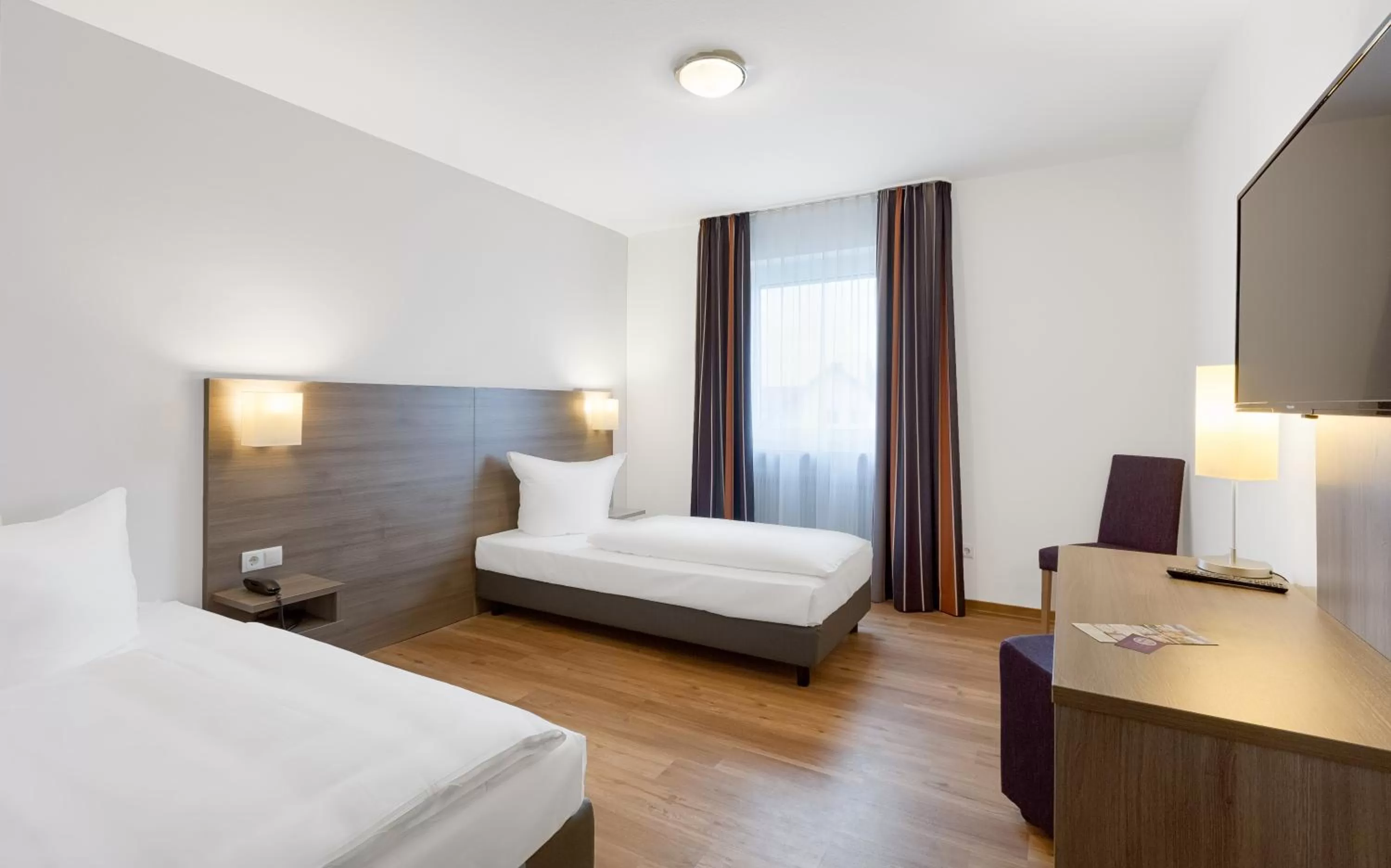 Photo of the whole room, Bed in Bamberg Inn