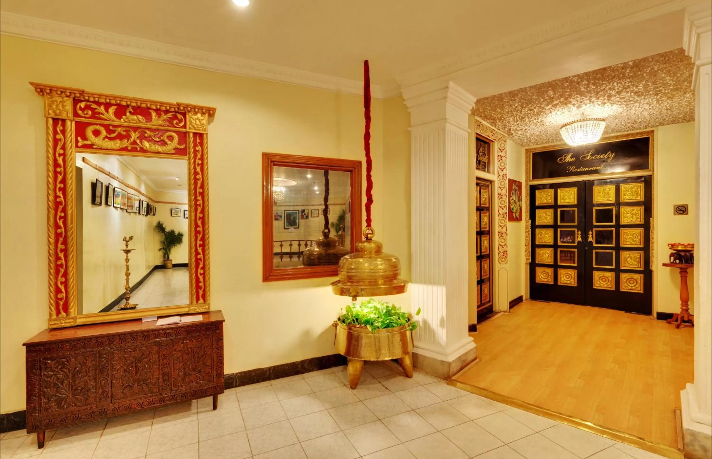 Restaurant/places to eat in Ambassador Pallava