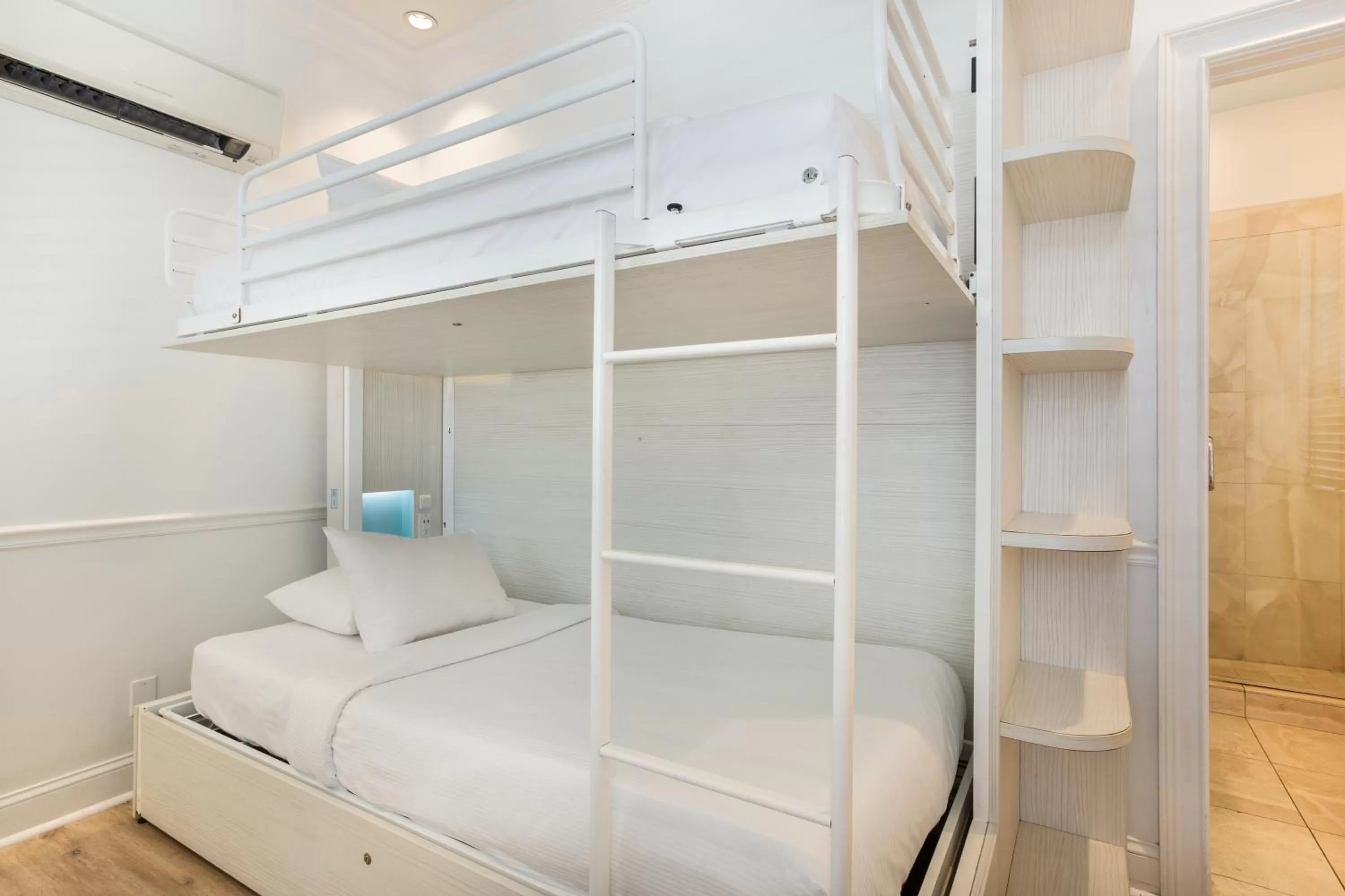 Bedroom, Bed in Nyah - Adult Exclusive